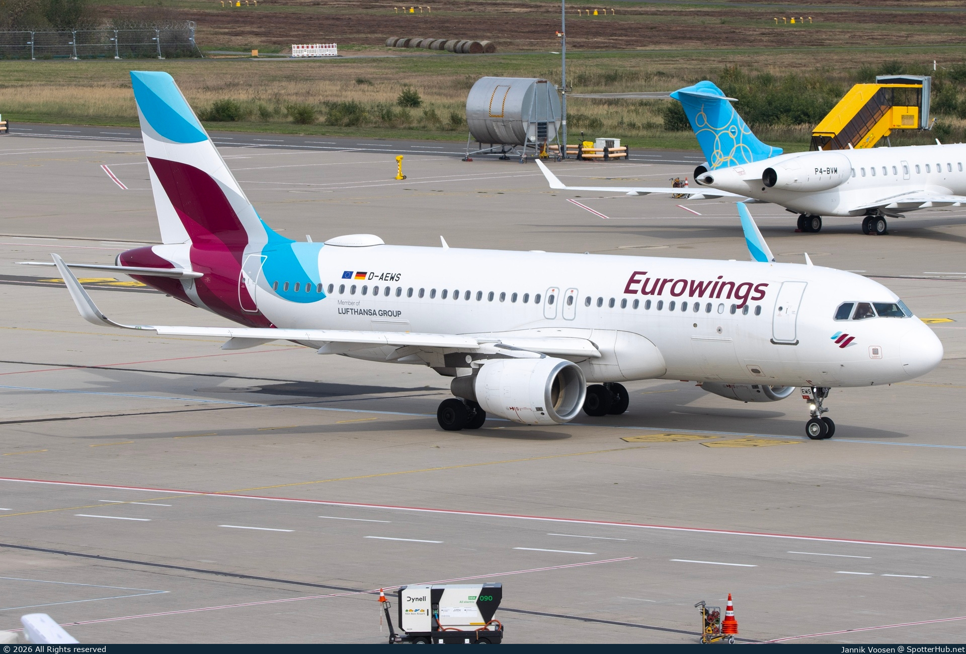 Photo of D-AEWS - Airbus A320-214 operated by Eurowings