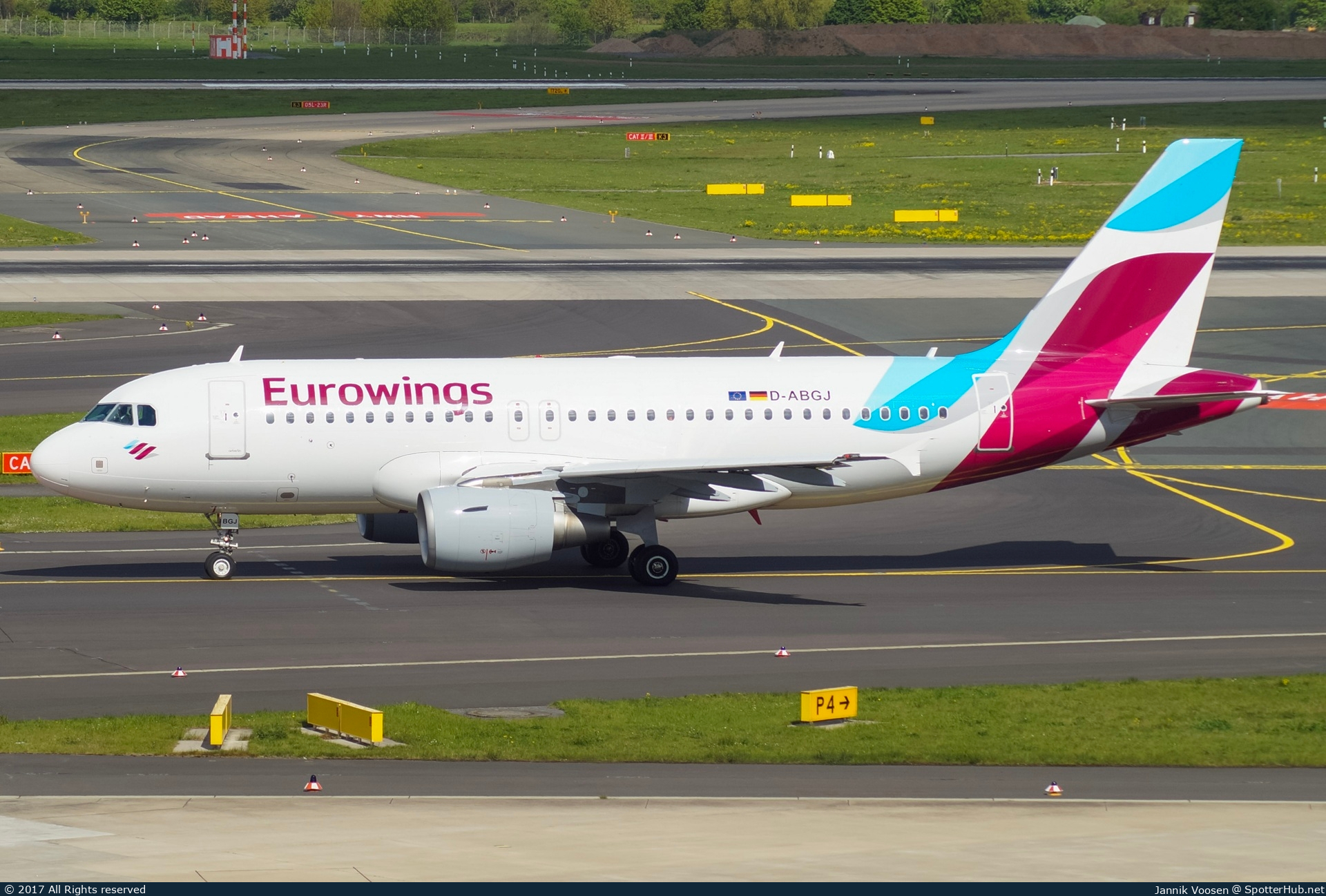 Photo of D-ABGJ - Airbus A319-112 operated by Eurowings