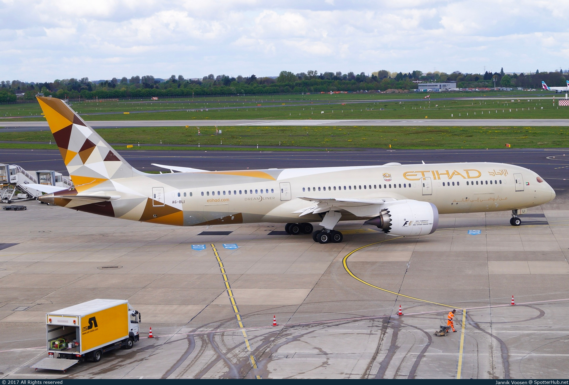 Photo of A6-BLI - Boeing 787-9 Dreamliner operated by Etihad Airways
