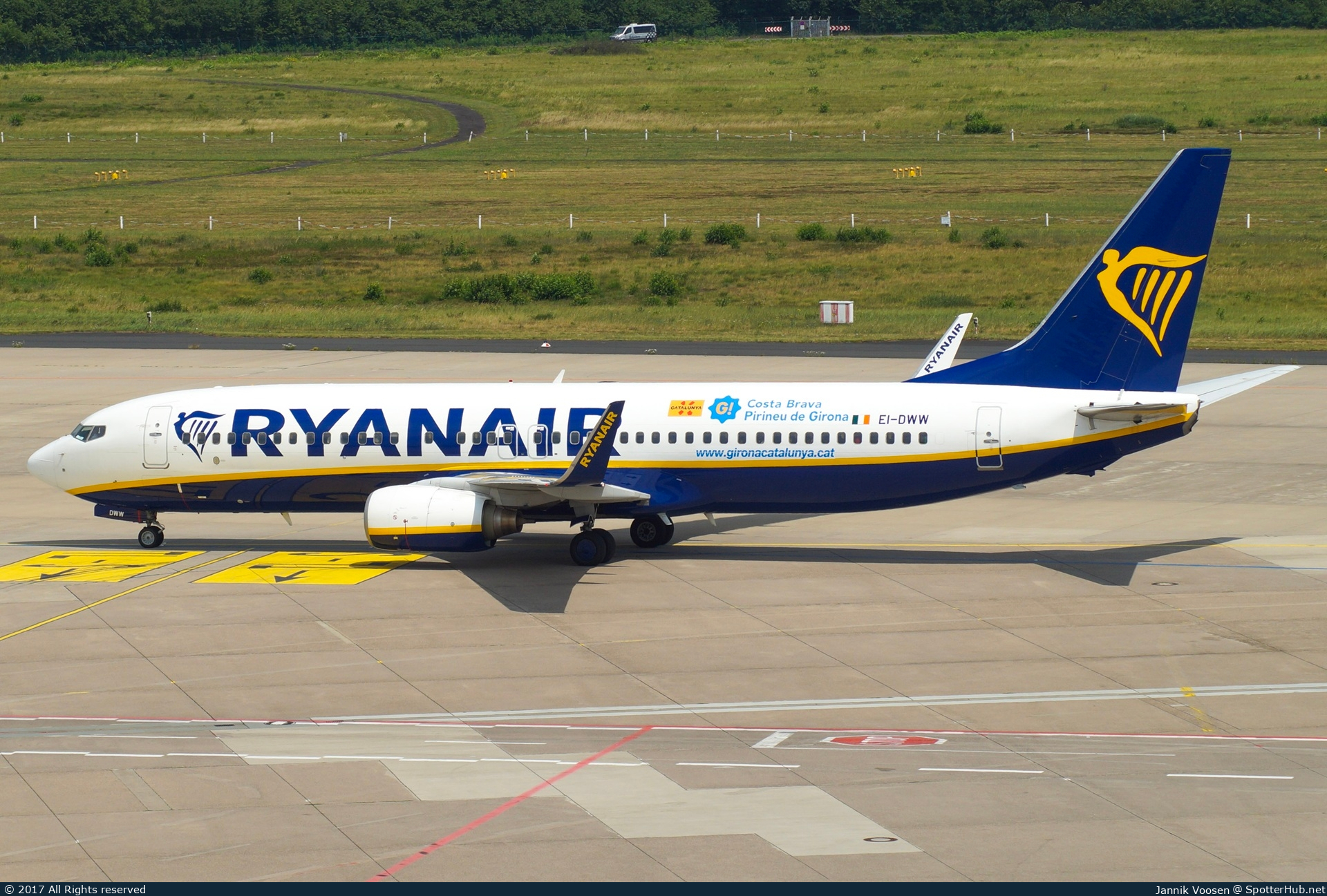 Photo of EI-DWW - Boeing 737-8AS operated by Ryanair