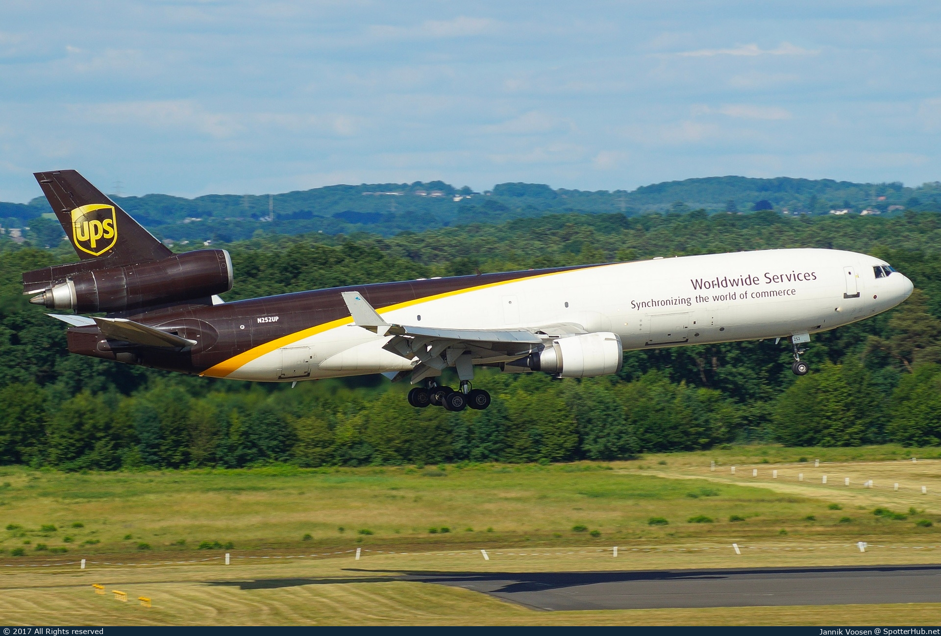 Photo of N252UP - McDonnell Douglas MD-11(F) operated by UPS United Parcel Service