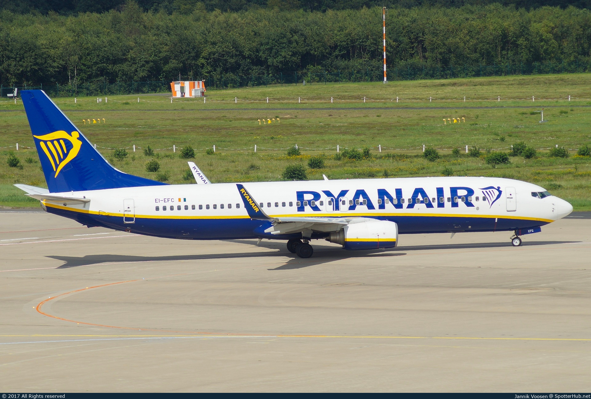 Photo of EI-EFC - Boeing 737-8AS operated by Ryanair