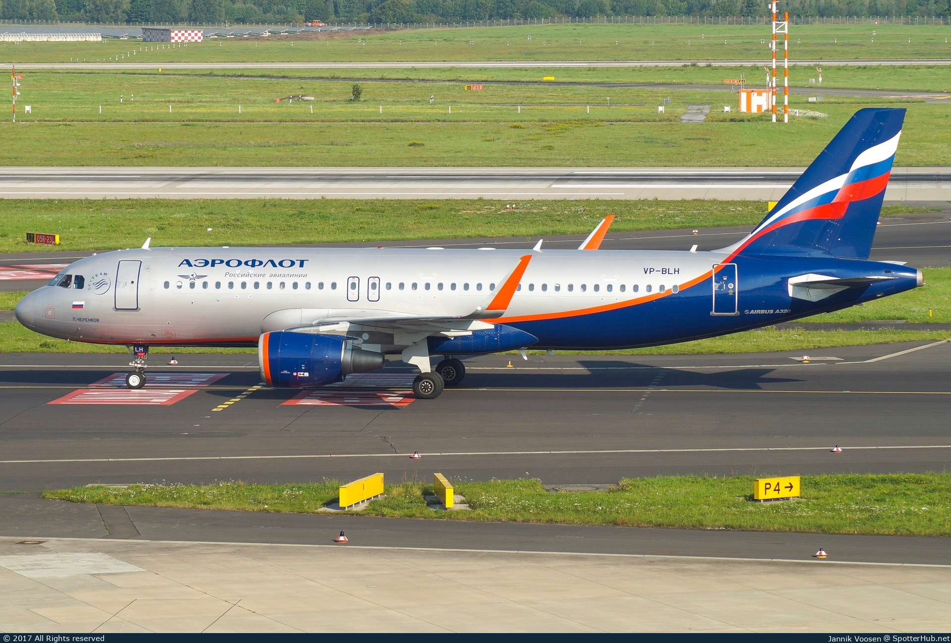 Photo of VP-BLH - Airbus A320-214 operated by Aeroflot