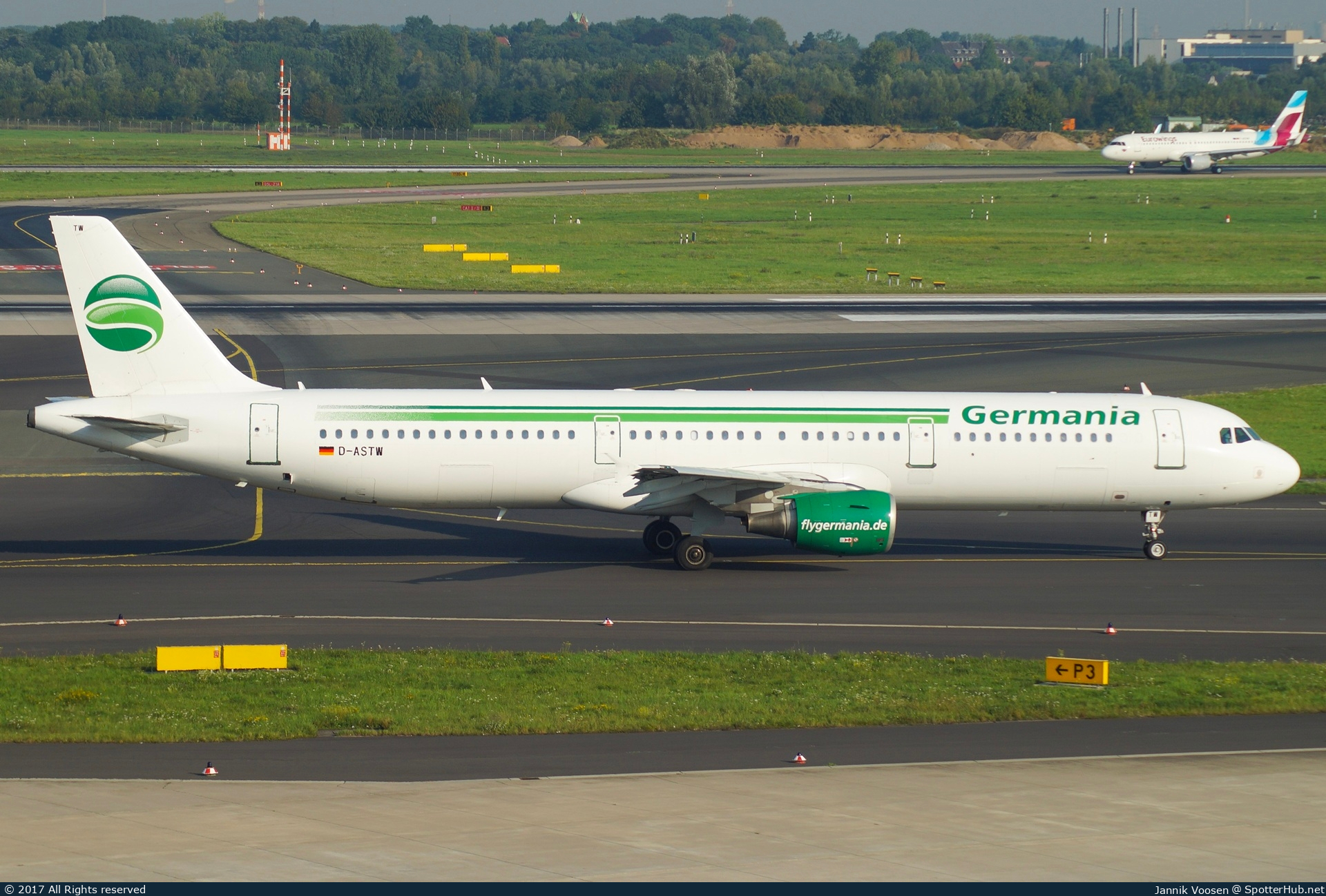 Photo of D-ASTW - Airbus A321-211 operated by Germania
