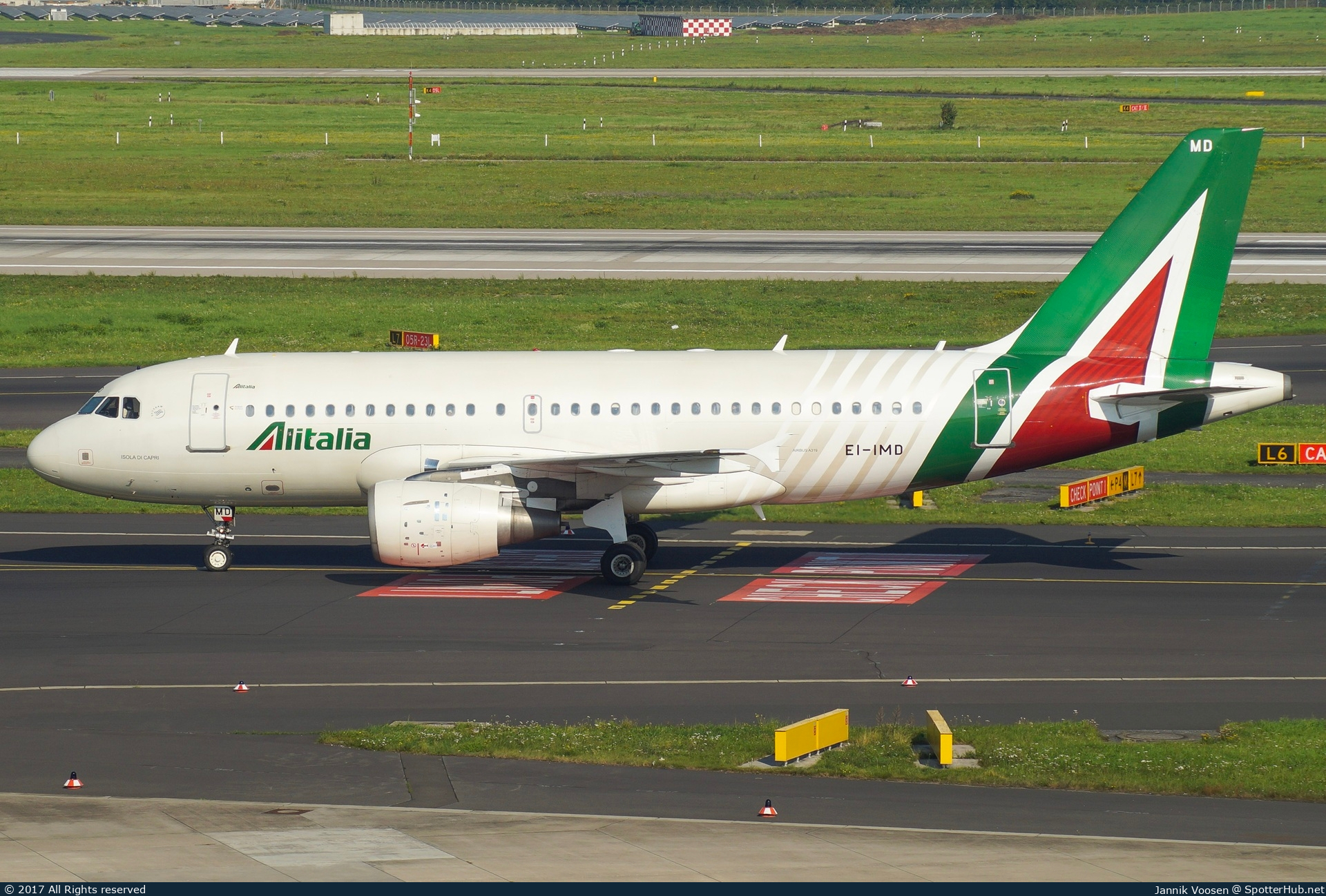 Photo of EI-IMD - Airbus A319-112 operated by Alitalia