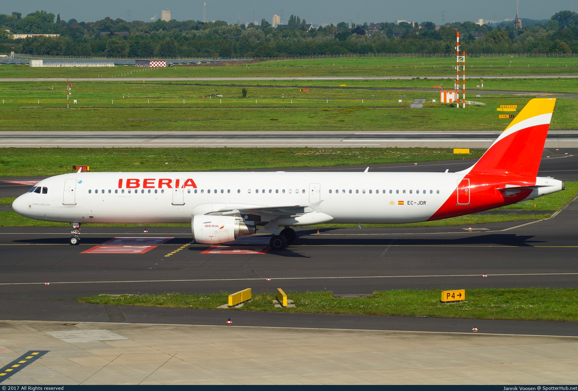 Photo of EC-JDR - Airbus A321-213 operated by Iberia