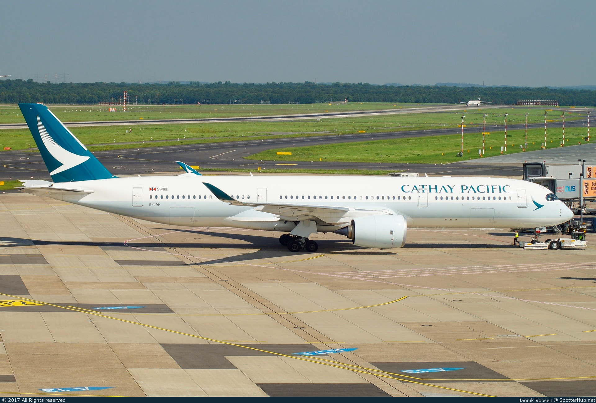 Photo of B-LRP - Airbus A350-941 operated by Cathay Pacific Airways