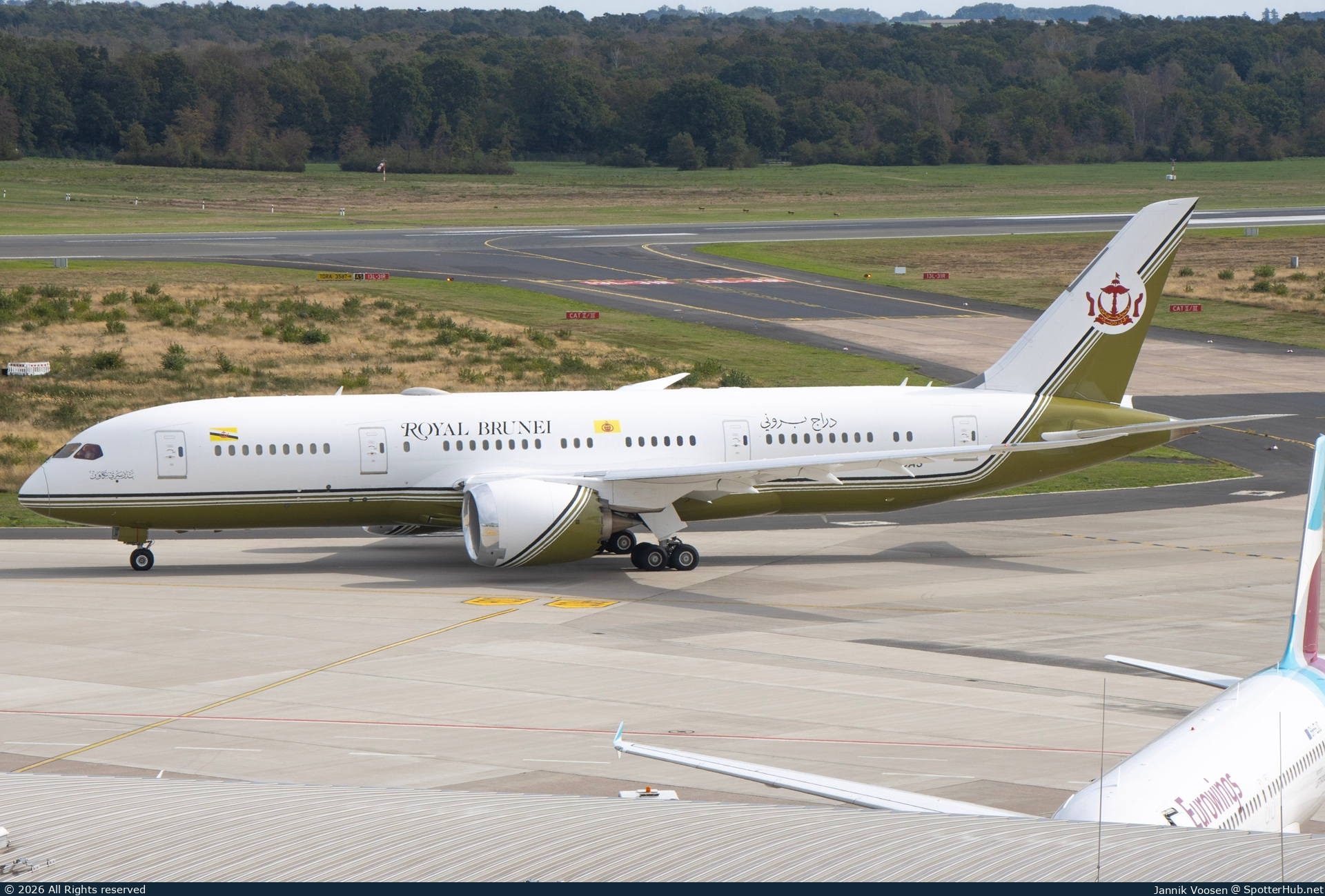 Photo of V8-OAS - Boeing 787-8 BBJ Dreamliner operated by Brunei Royal Flight