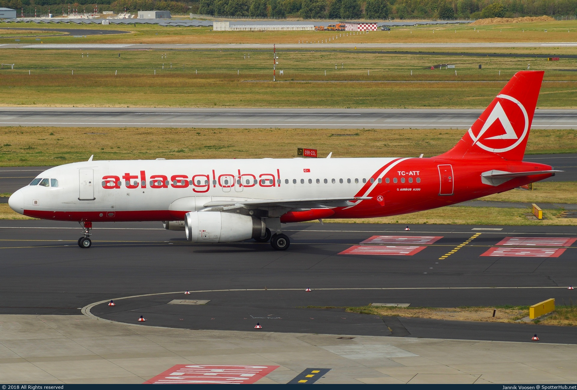 Photo of TC-ATT - Airbus A320-233 operated by AtlasGlobal
