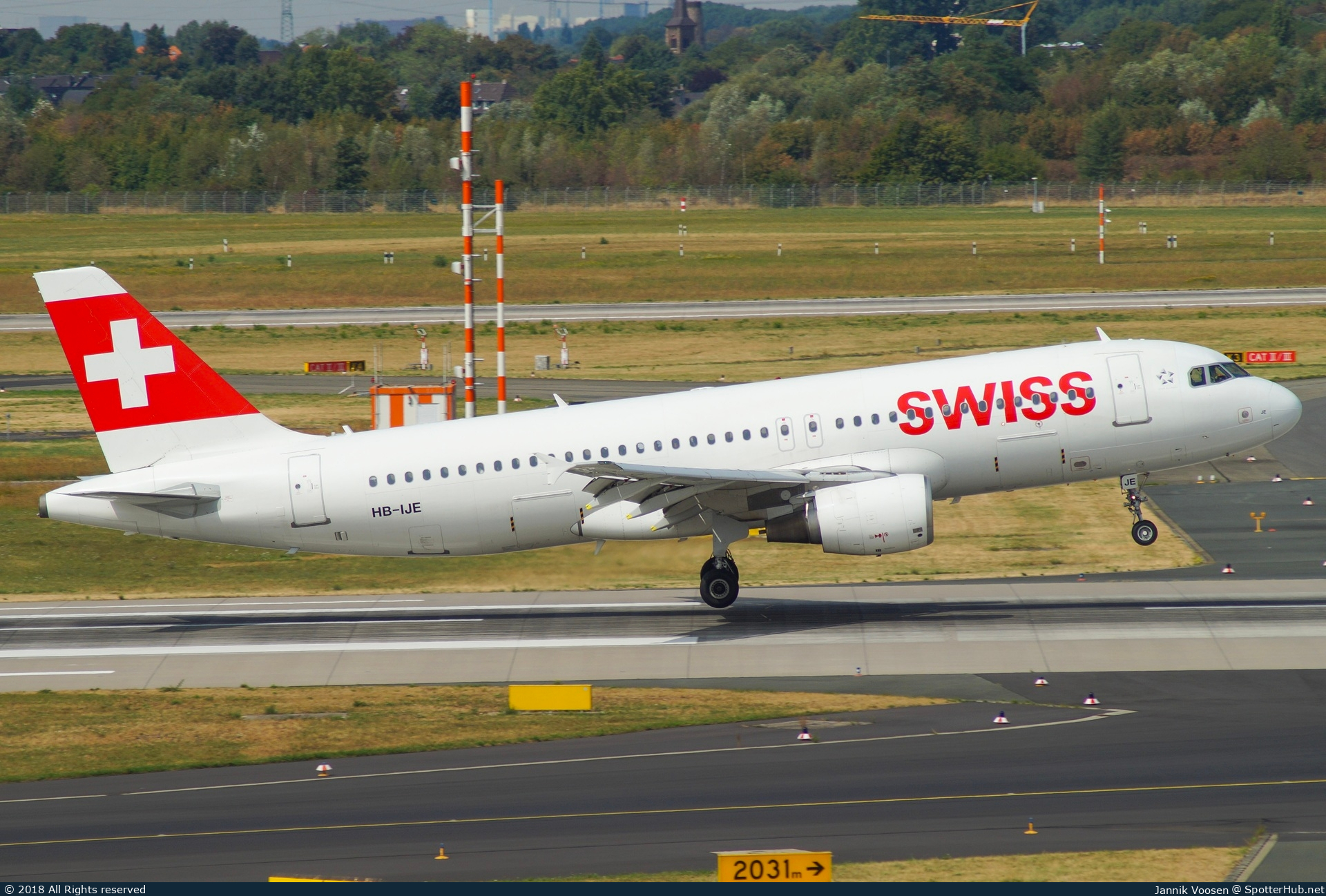 Photo of HB-IJE - Airbus A320-214 operated by Swiss International Air Lines