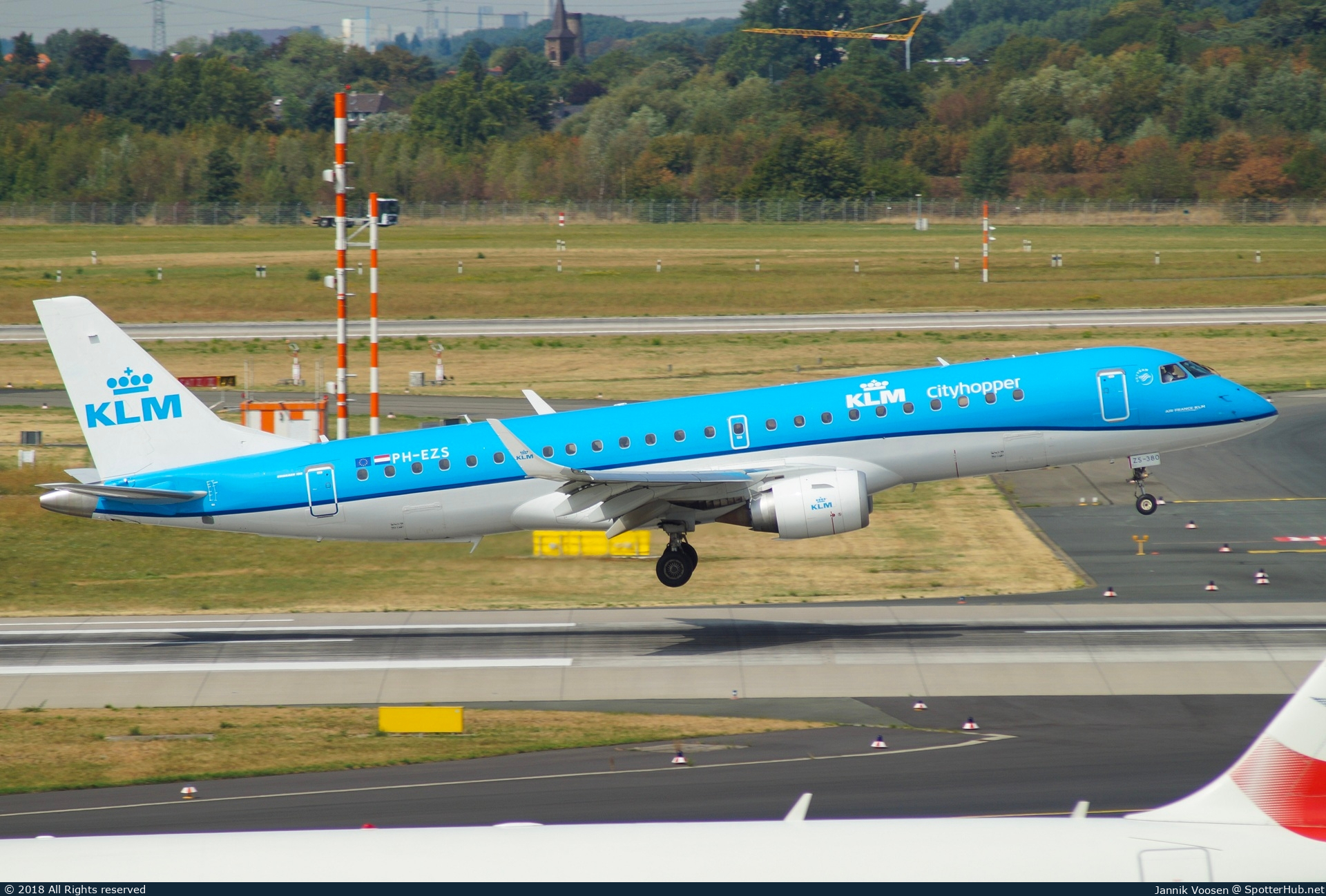Photo of PH-EZS - Embraer ERJ-190STD operated by KLM Cityhopper