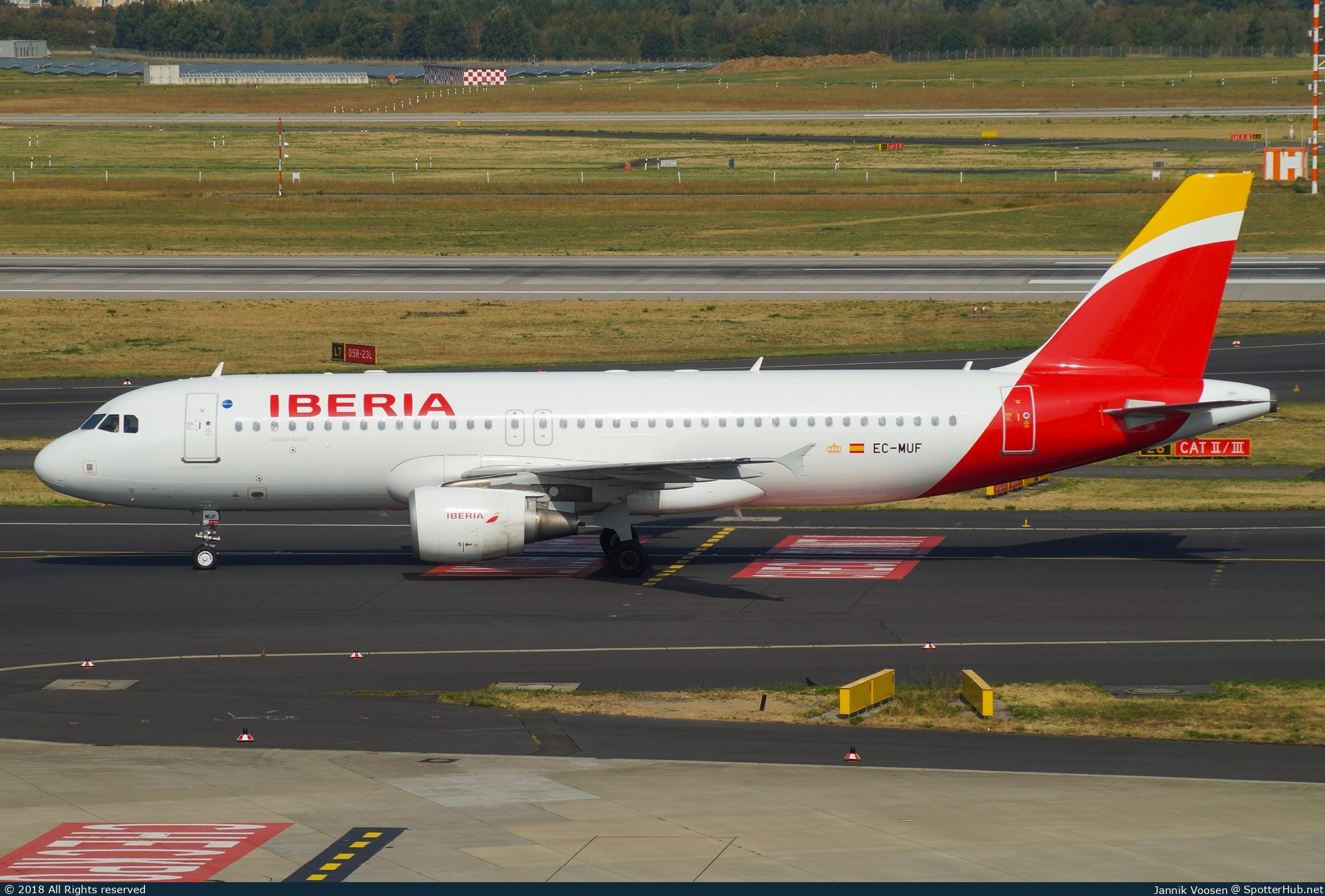 Photo of EC-MUF - Airbus A320-214 operated by Iberia