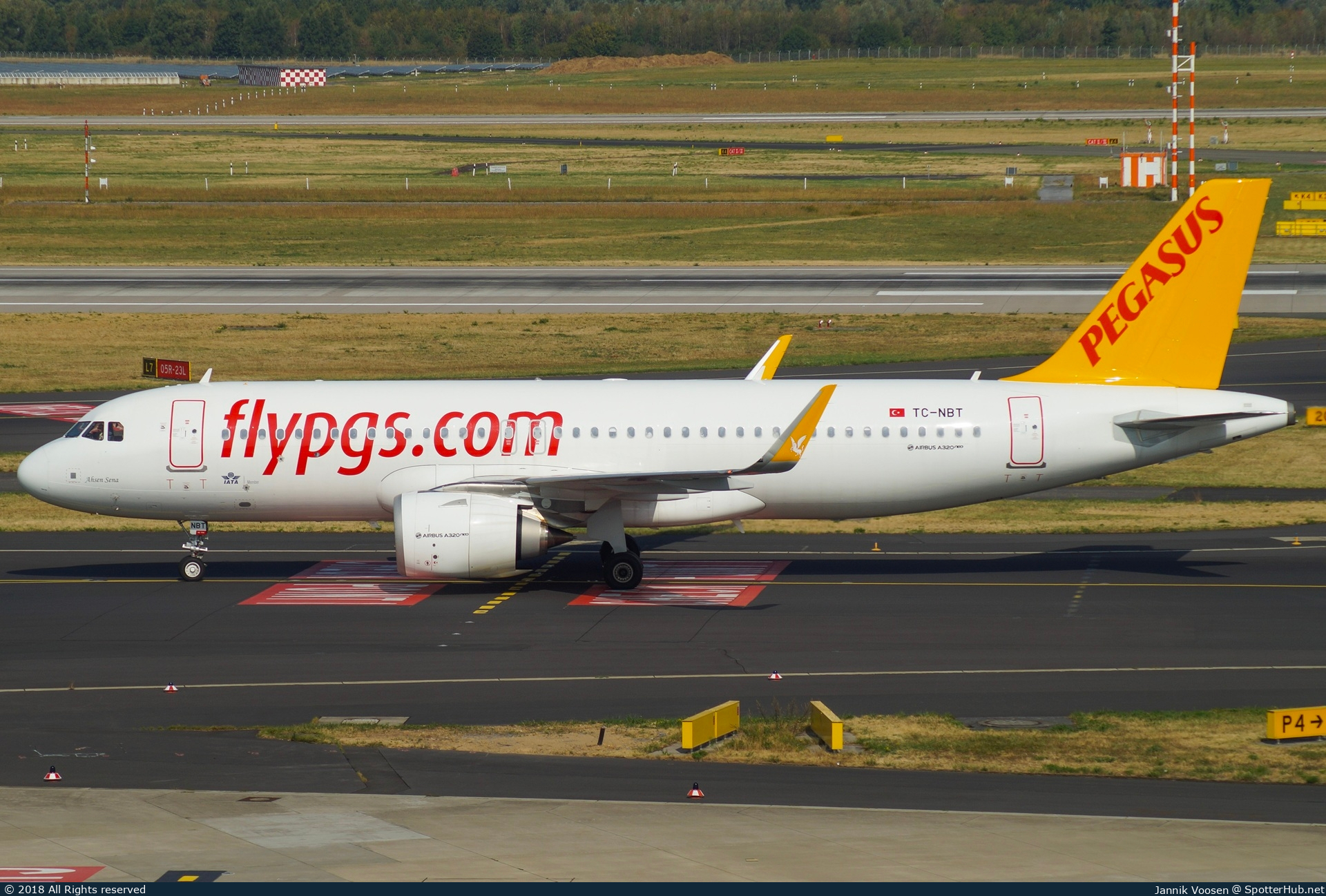 Photo of TC-NBT - Airbus A320-251N operated by Pegasus Airlines