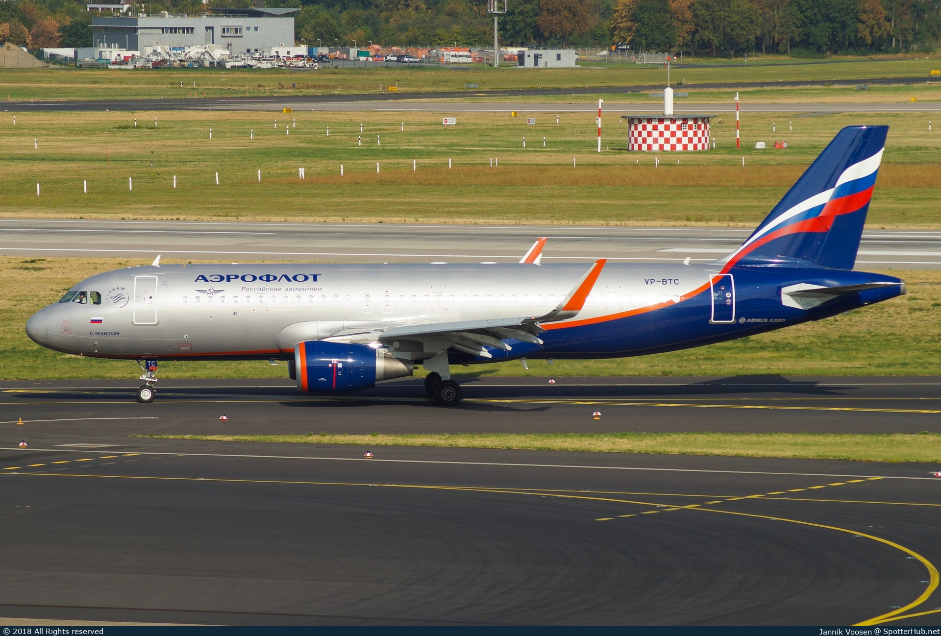 Photo of VP-BTC - Airbus A320-214 operated by Aeroflot