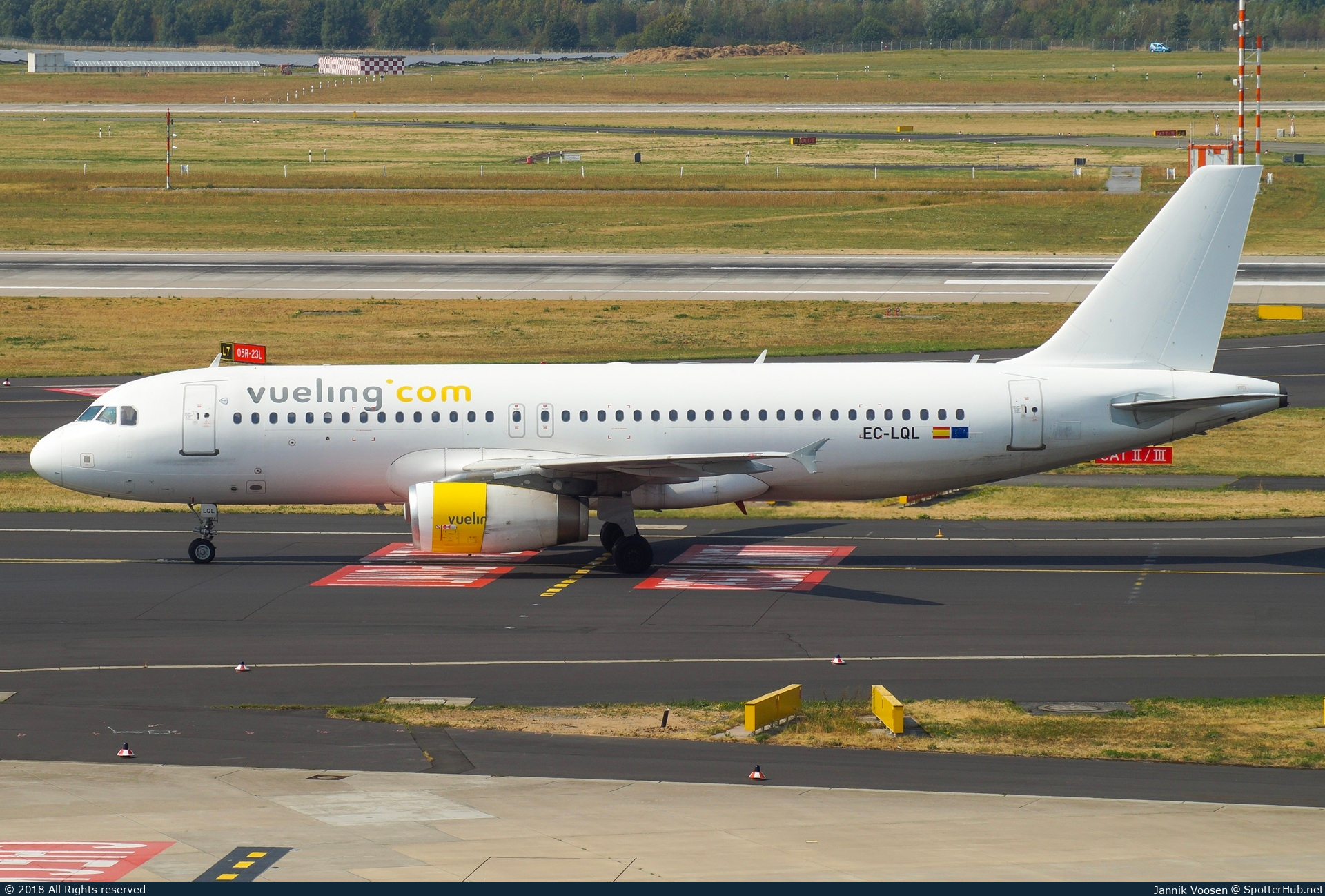 Photo of EC-LQL - Airbus A320-232 operated by Vueling