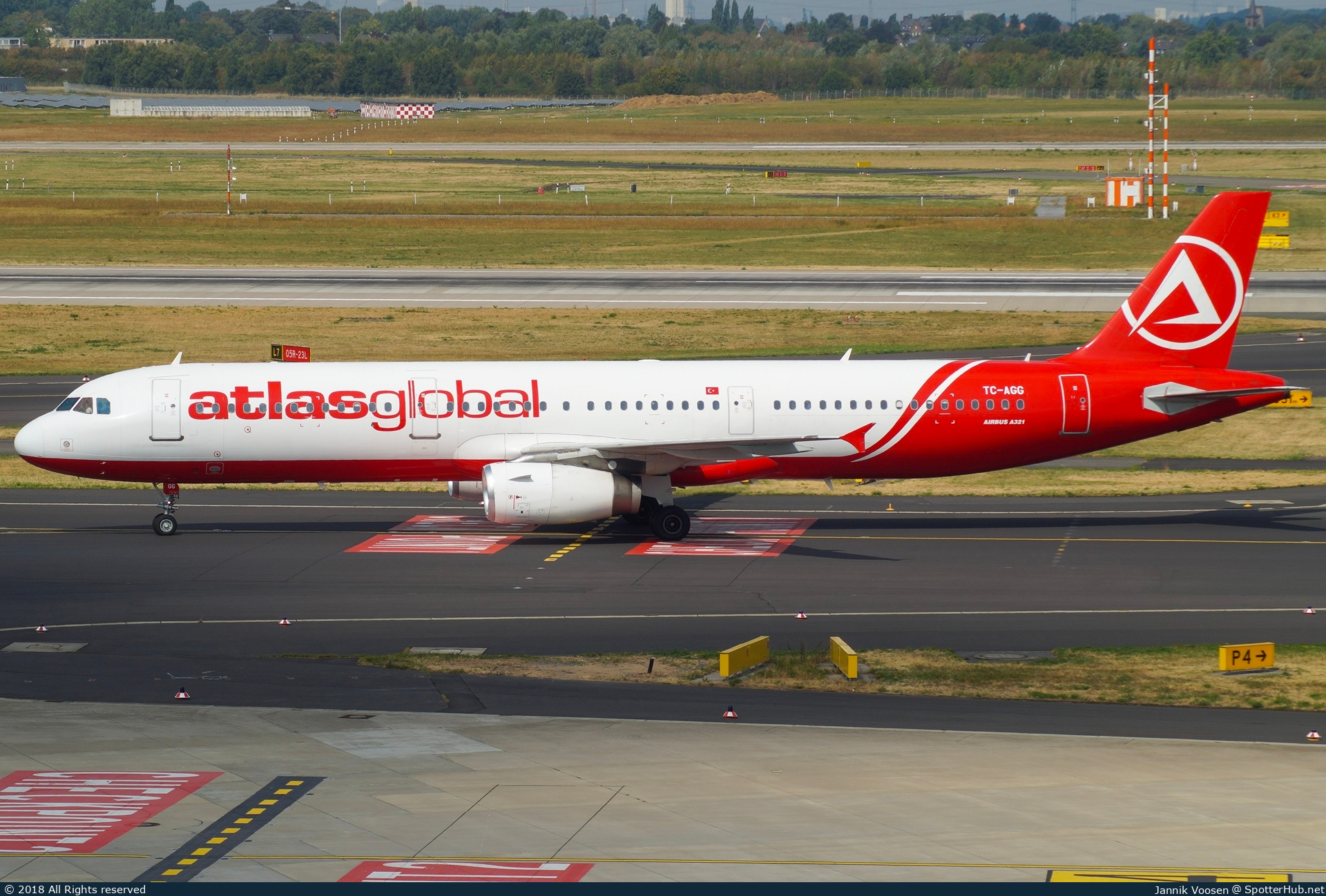 Photo of TC-AGG - Airbus A321-231 operated by AtlasGlobal