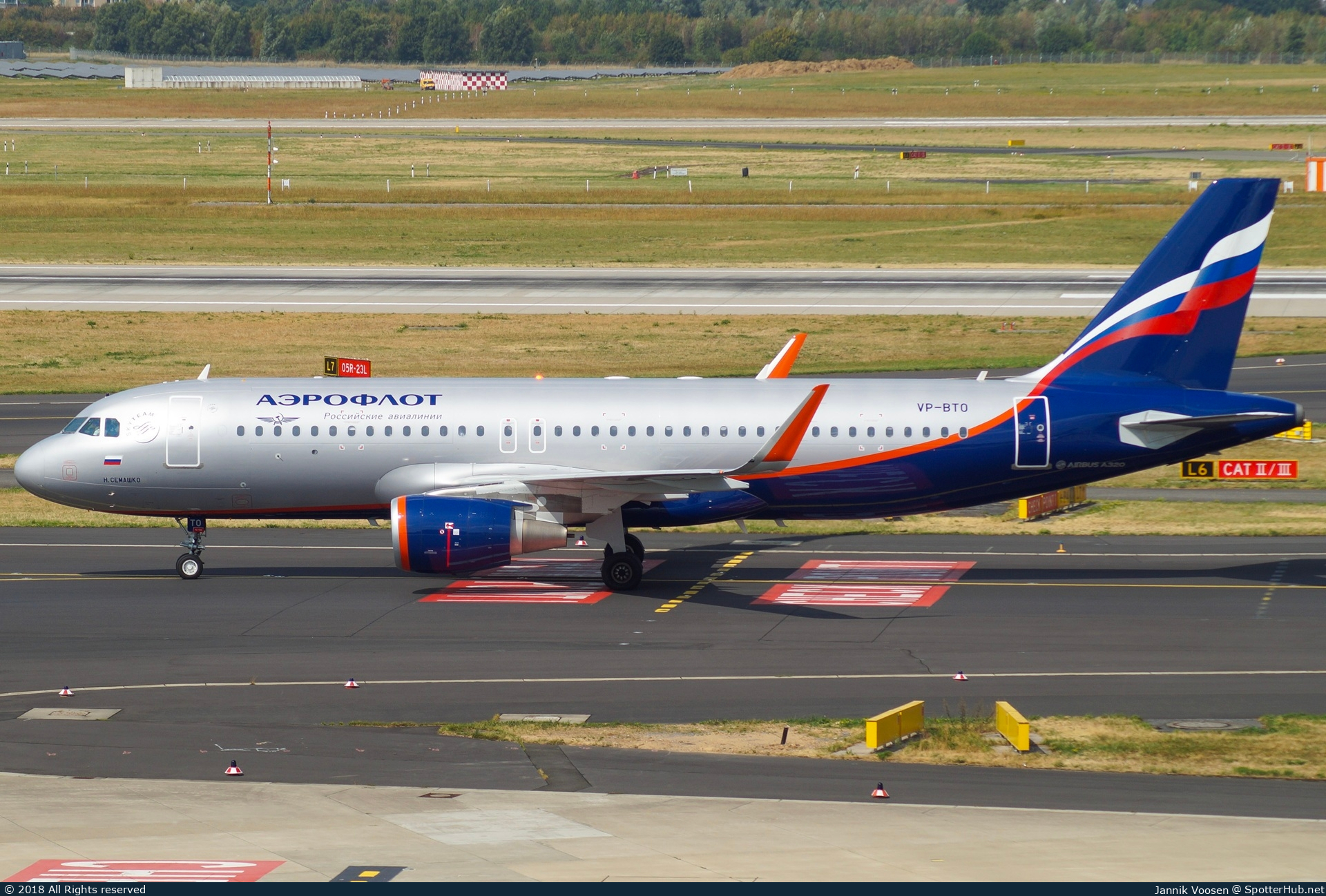 Photo of VP-BTO - Airbus A320-214 operated by Aeroflot