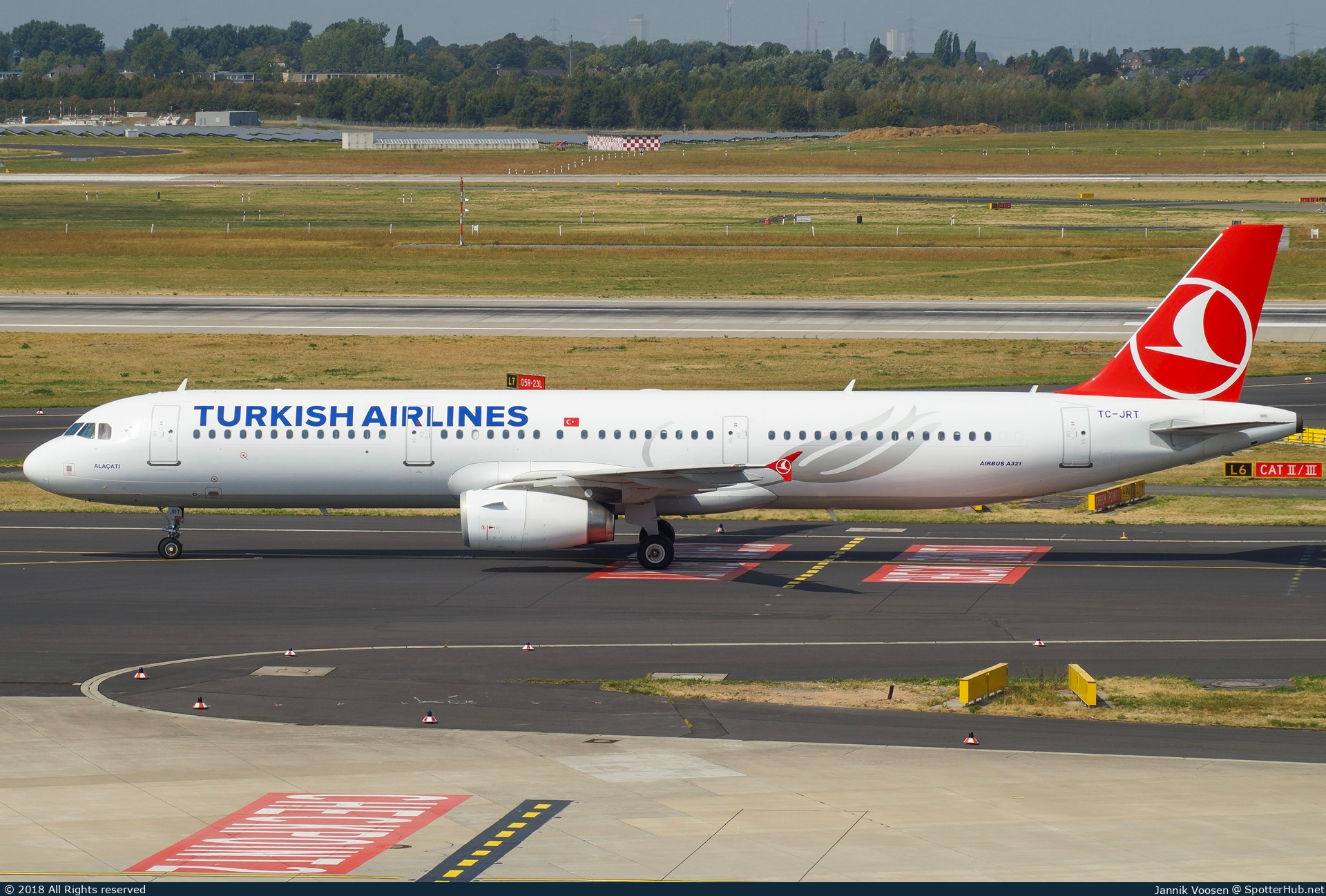 Photo of TC-JRT - Airbus A321-231 operated by Turkish Airlines