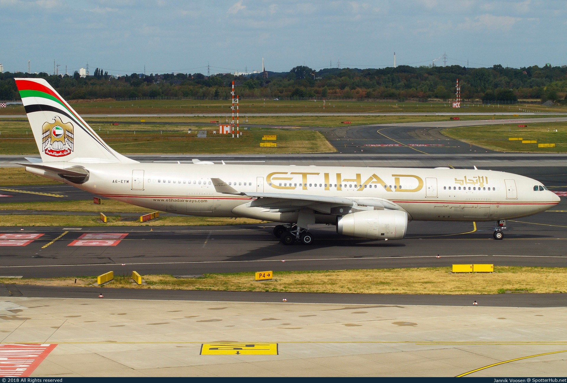 Photo of A6-EYM - Airbus A330-243 operated by Etihad Airways