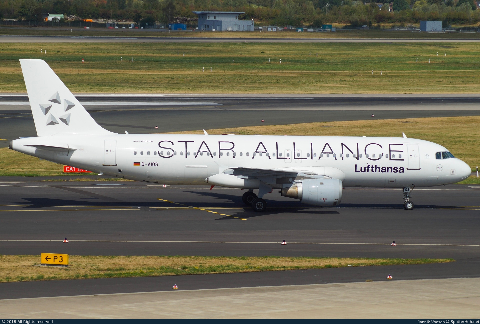 Photo of D-AIQS - Airbus A320-211 operated by Lufthansa