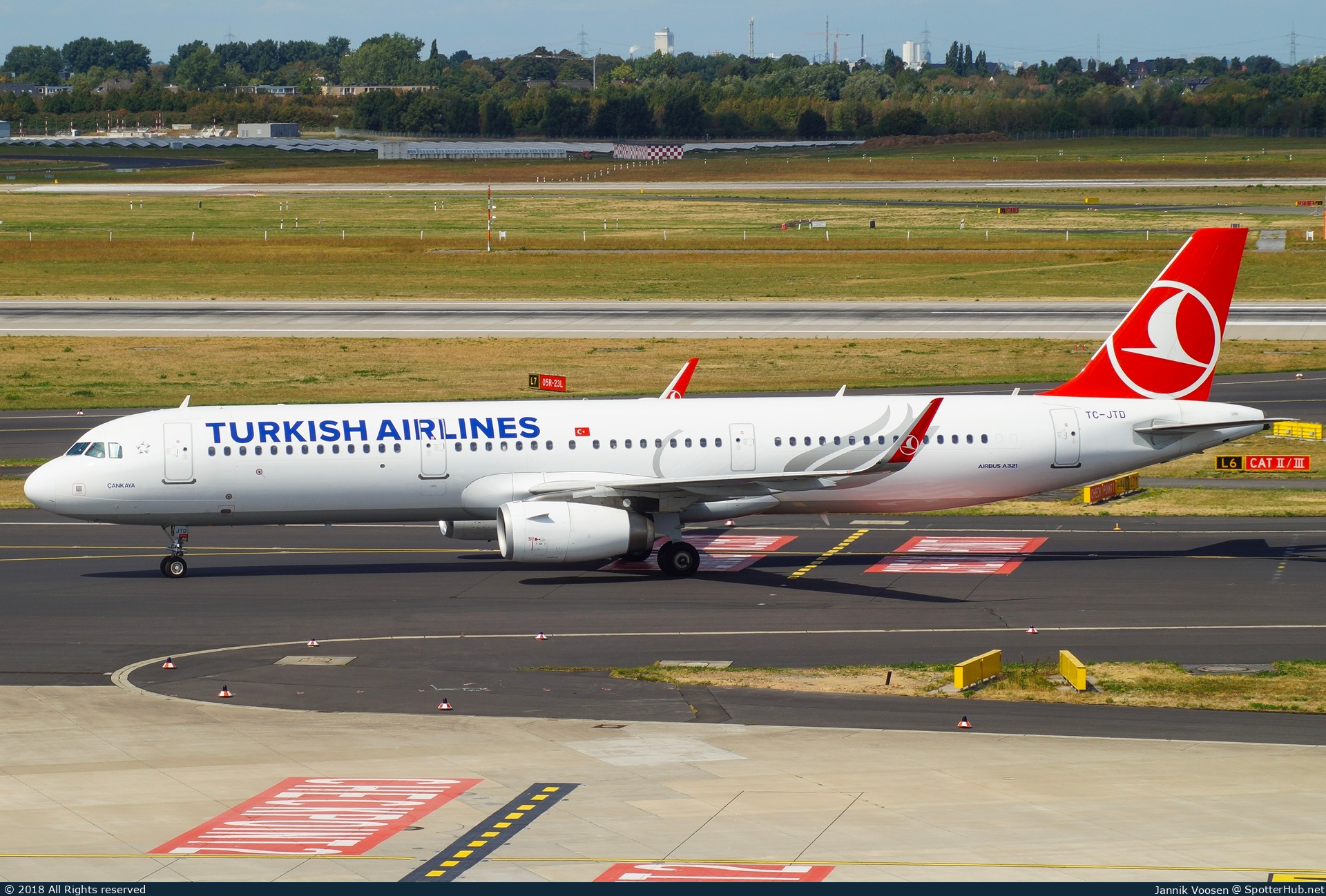 Photo of TC-JTD - Airbus A321-231 operated by Turkish Airlines