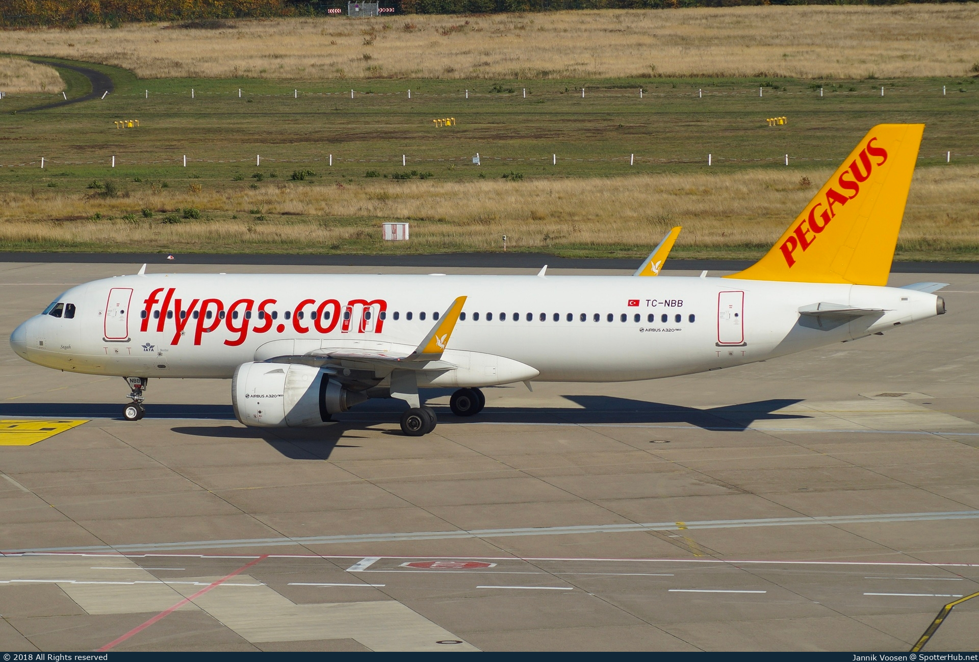 Photo of TC-NBB - Airbus A320-251N operated by Pegasus Airlines
