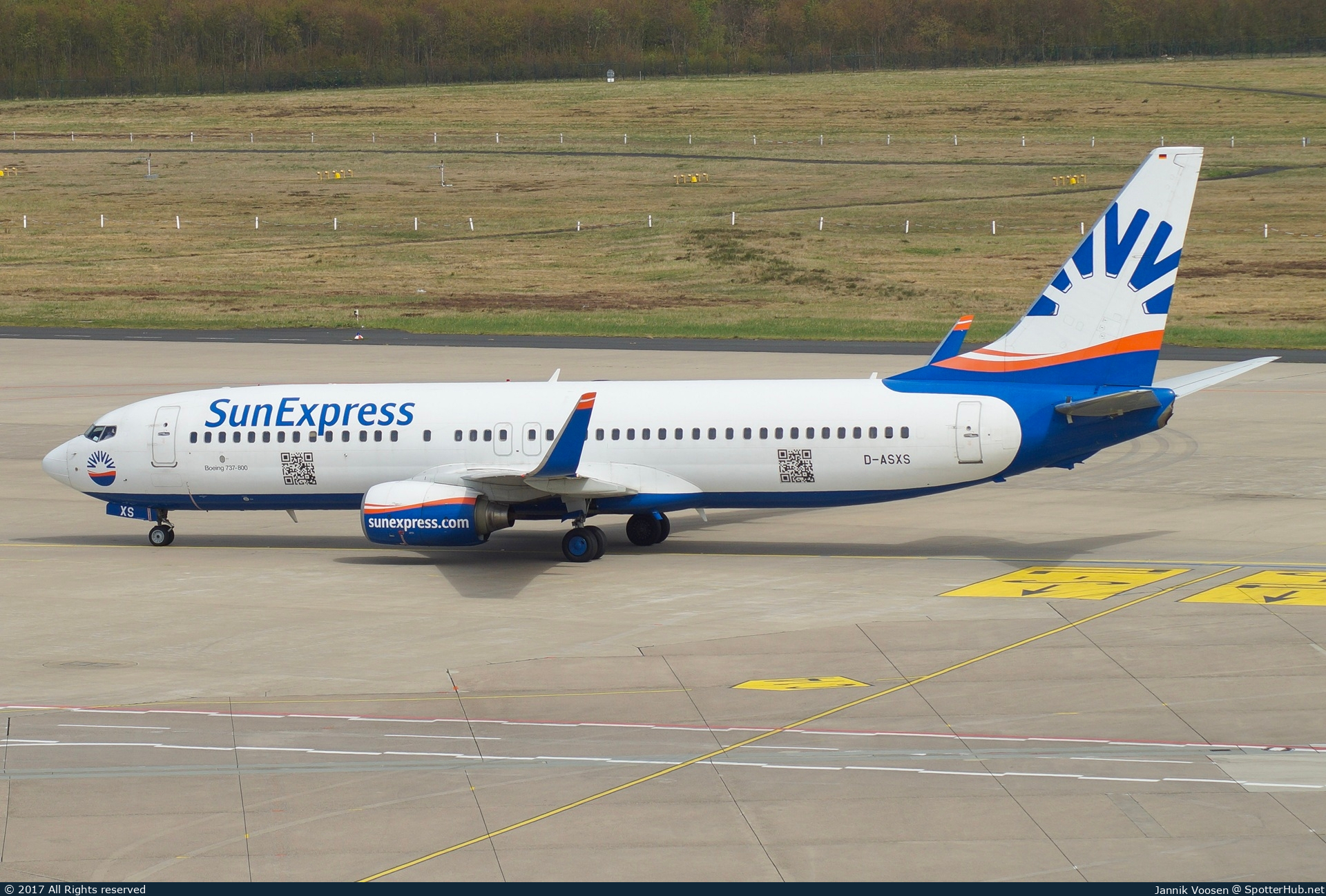 Photo of D-ASXS - Boeing 737-8AS operated by SunExpress Germany