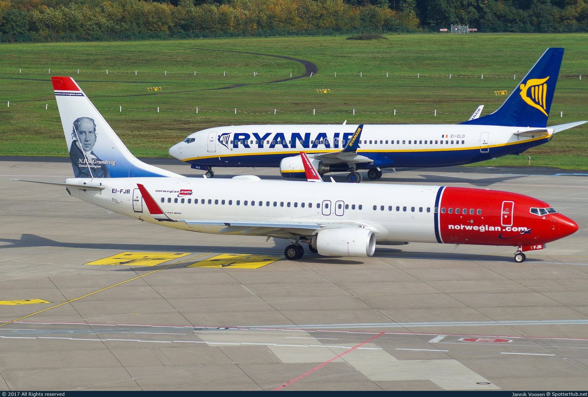 Photo of EI-FJB - Boeing 737-8JP operated by Norwegian Air International