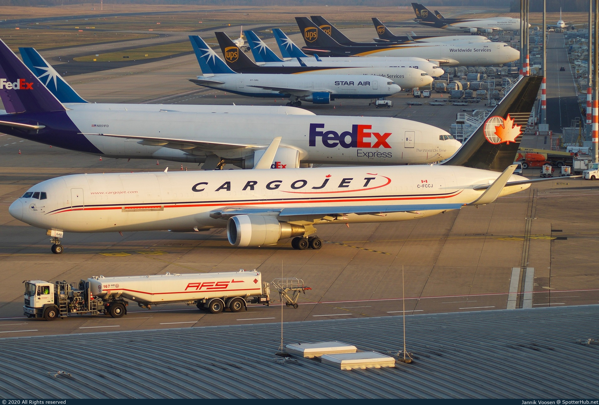 Photo of C-FCCJ - Boeing 767-323(ER)(BDSF) operated by Cargojet Airways