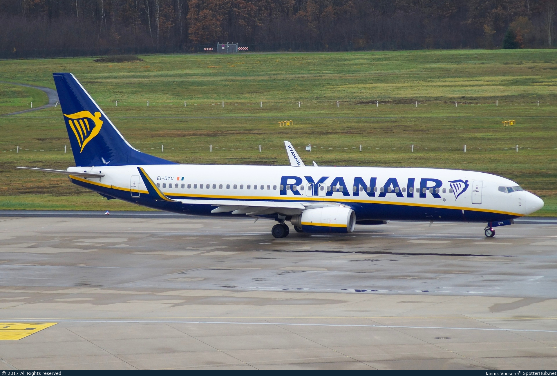 Photo of EI-DYC - Boeing 737-8AS operated by Ryanair