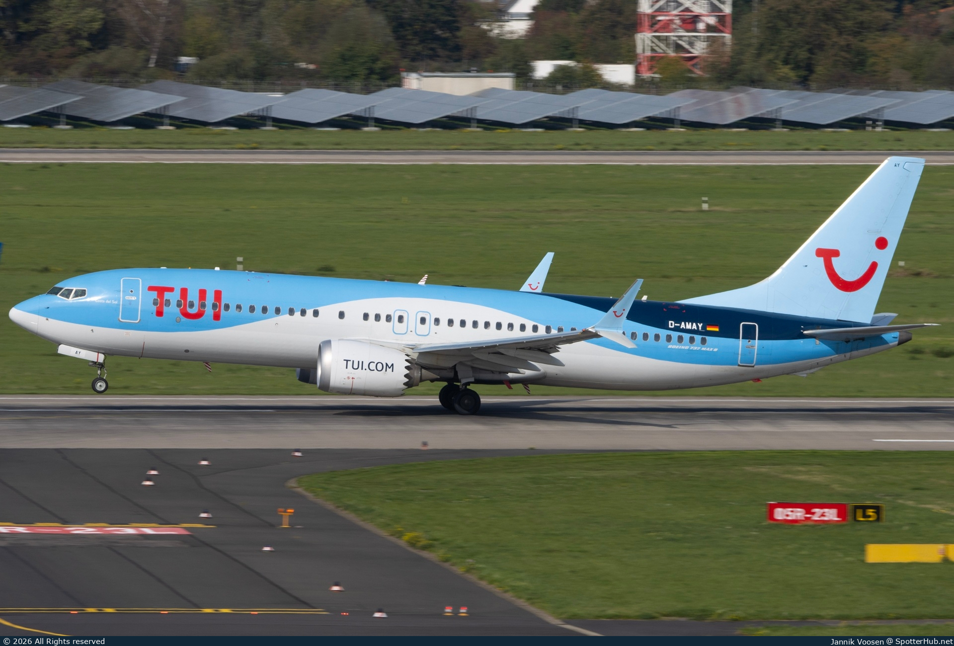 Photo of D-AMAY - Boeing 737 MAX 8 operated by TUIfly