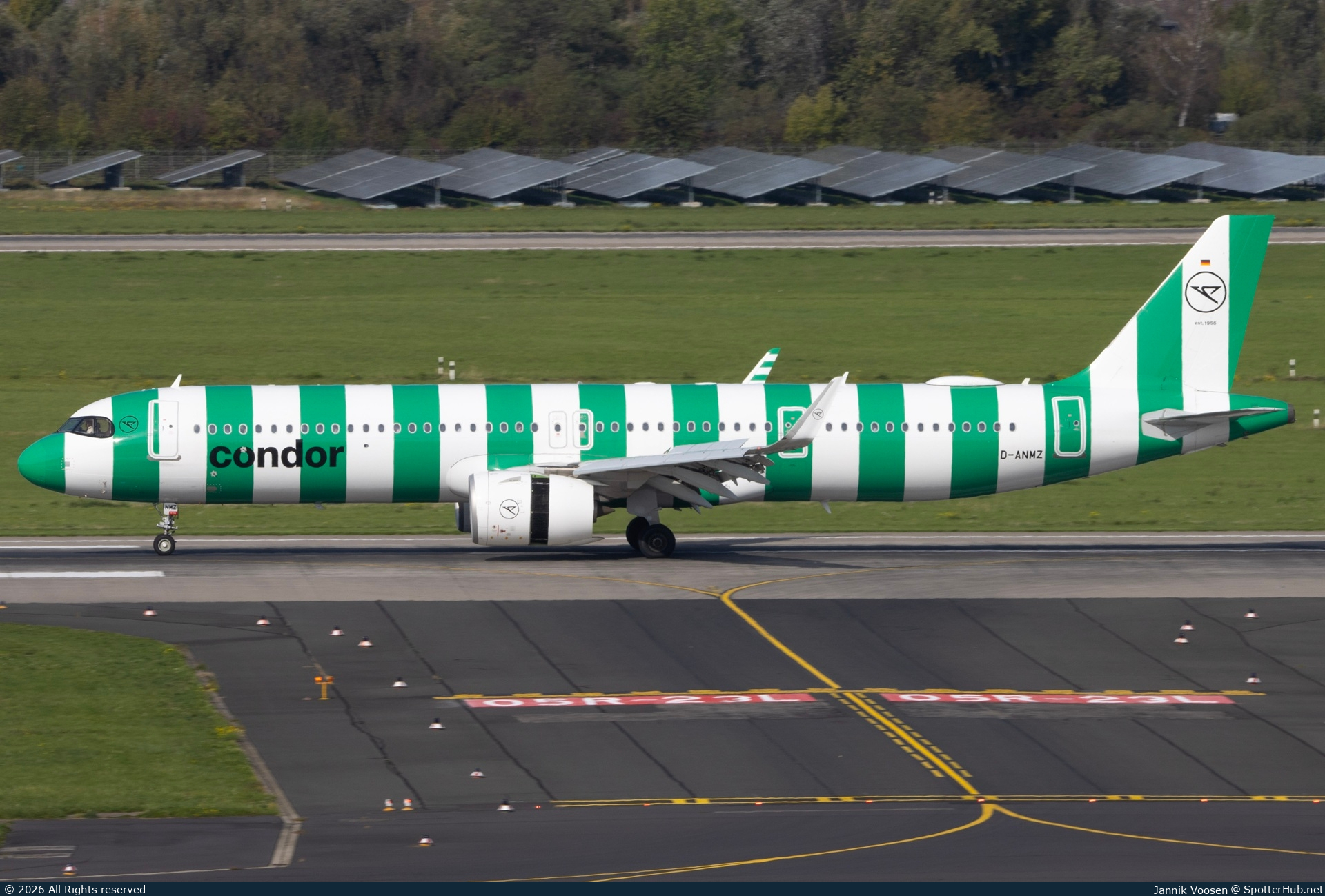 Photo of D-ANMZ - Airbus A321-271NX operated by Condor