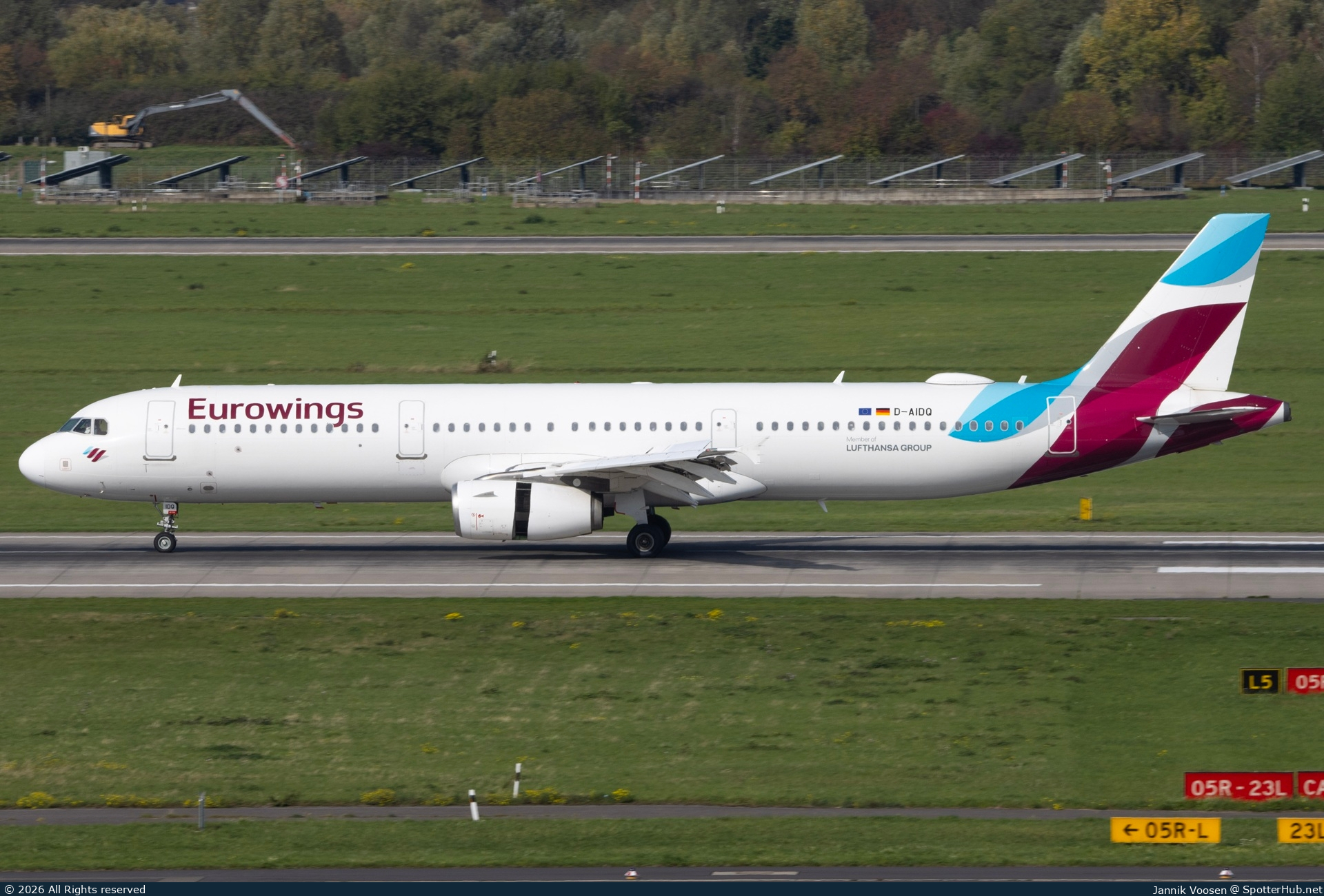Photo of D-AIDQ - Airbus A321-231 operated by Eurowings