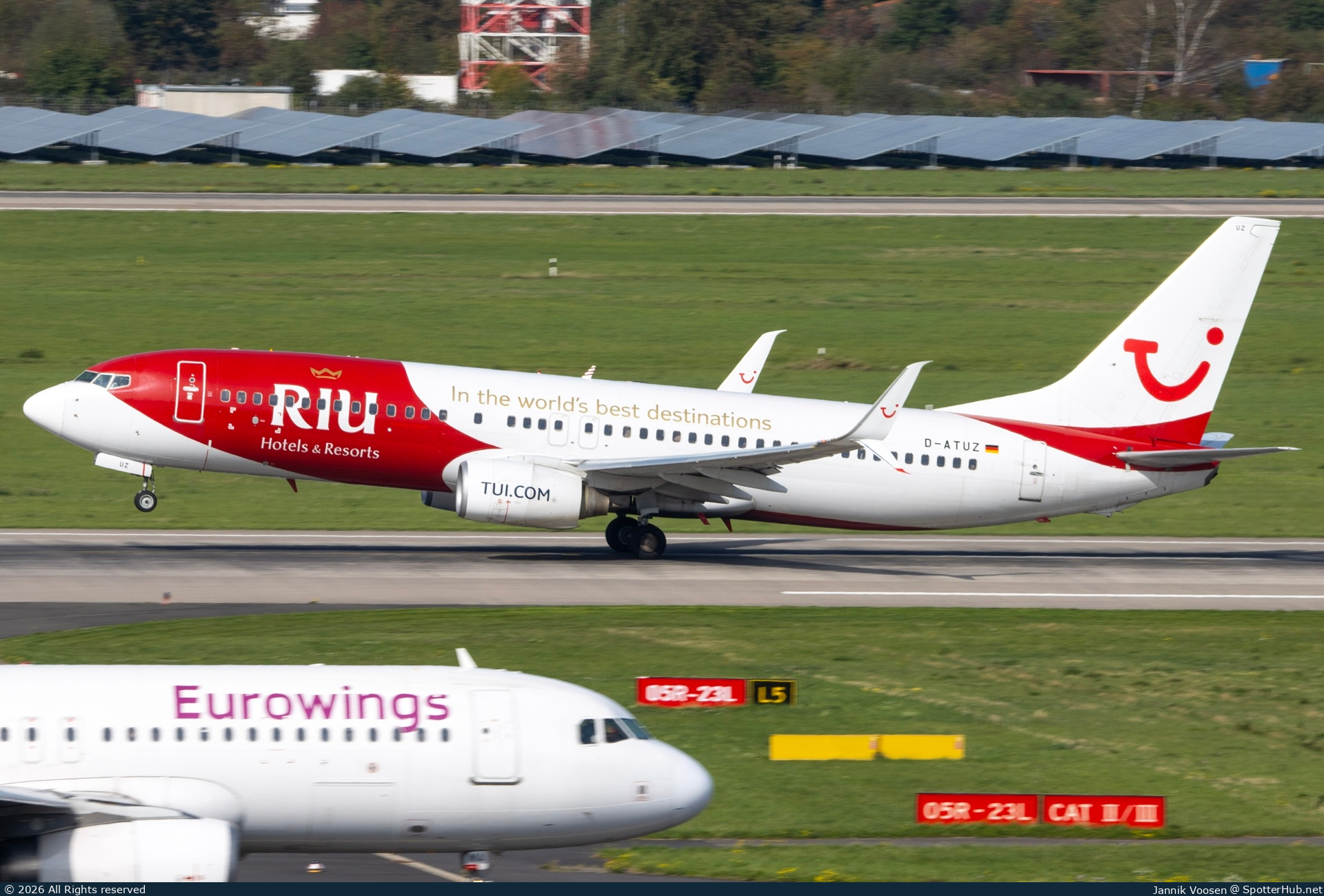 Photo of D-ATUZ - Boeing 737-8K5 operated by TUIfly