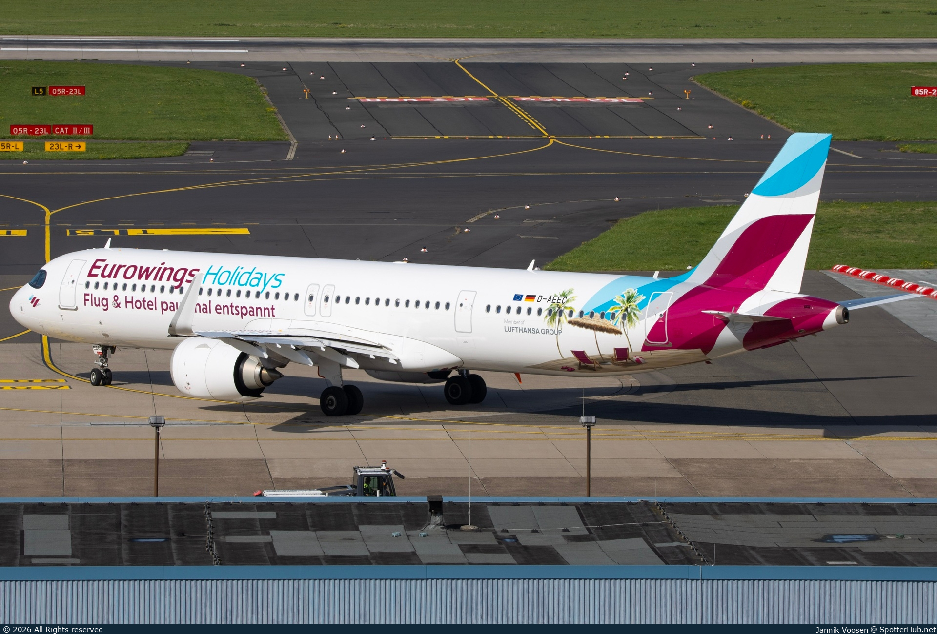 Photo of D-AEEC - Airbus A321-251NX operated by Eurowings
