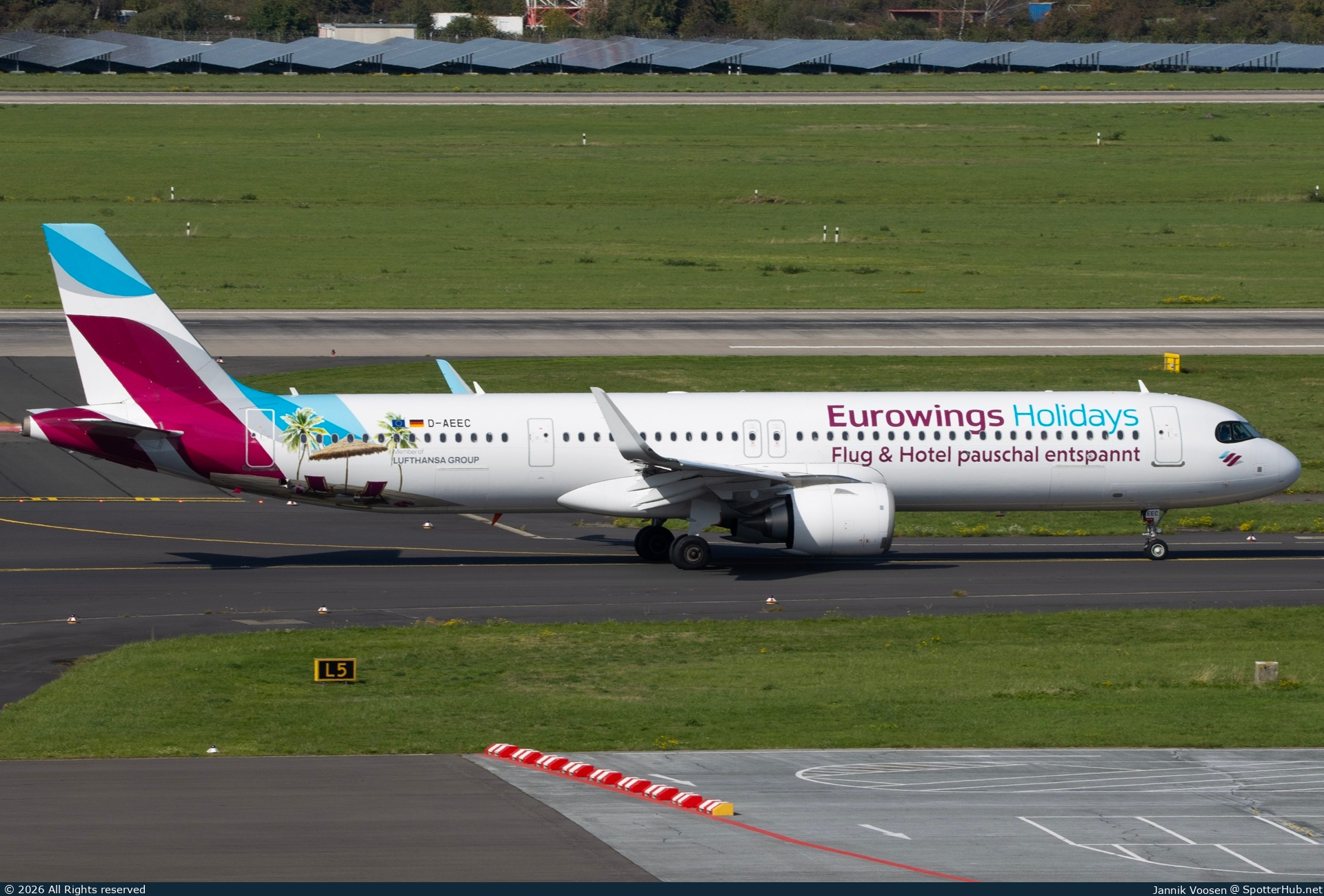 Photo of D-AEEC - Airbus A321-251NX operated by Eurowings