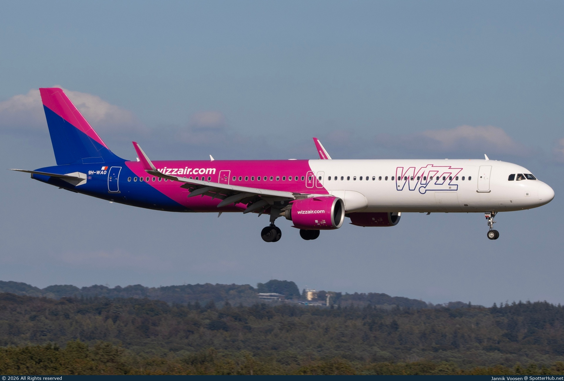 Photo of 9H-WAO - Airbus A321-271NX operated by Wizz Air Malta