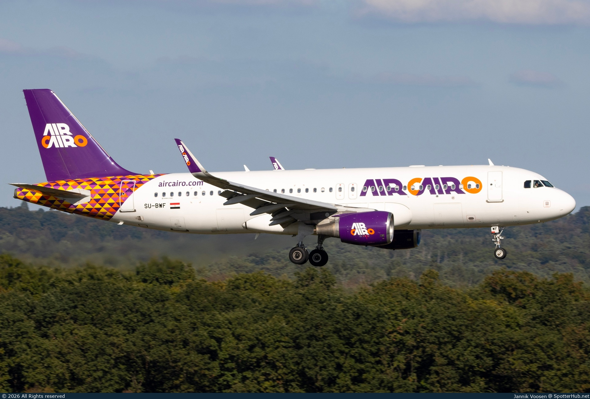 Photo of SU-BWF - Airbus A320-214 operated by Air Cairo