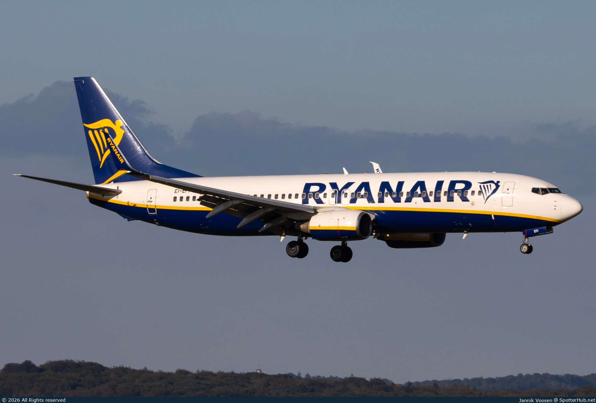 Photo of EI-EFI - Boeing 737-8AS operated by Ryanair