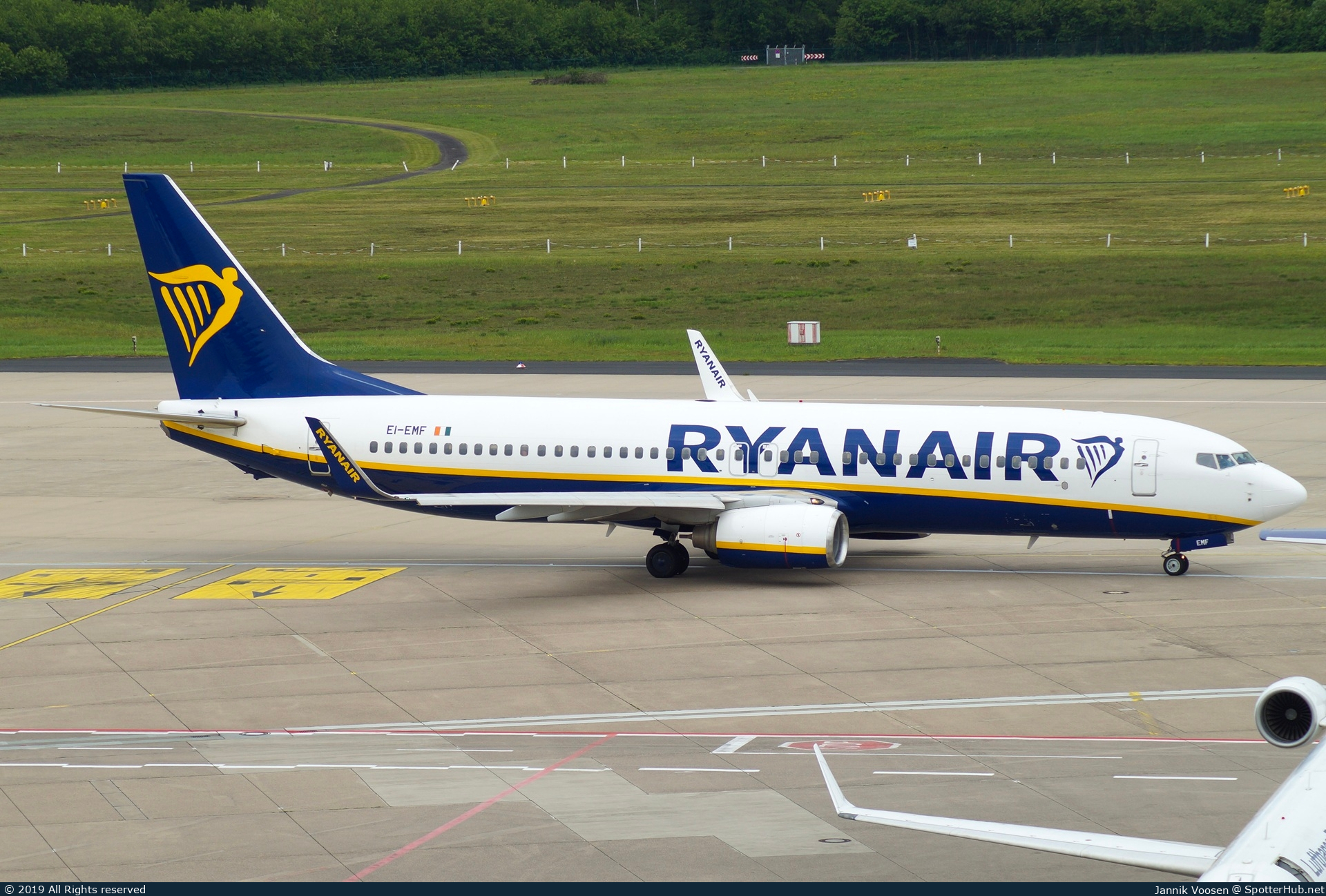 Photo of EI-EMF - Boeing 737-8AS operated by Ryanair