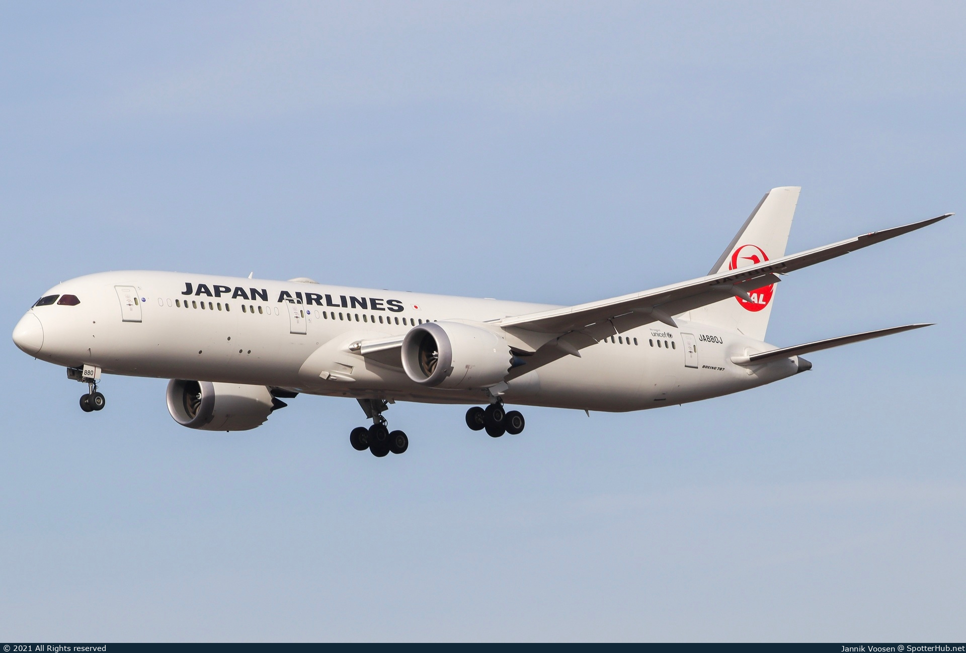 Photo of JA880J - Boeing 787-9 Dreamliner operated by Japan Airlines