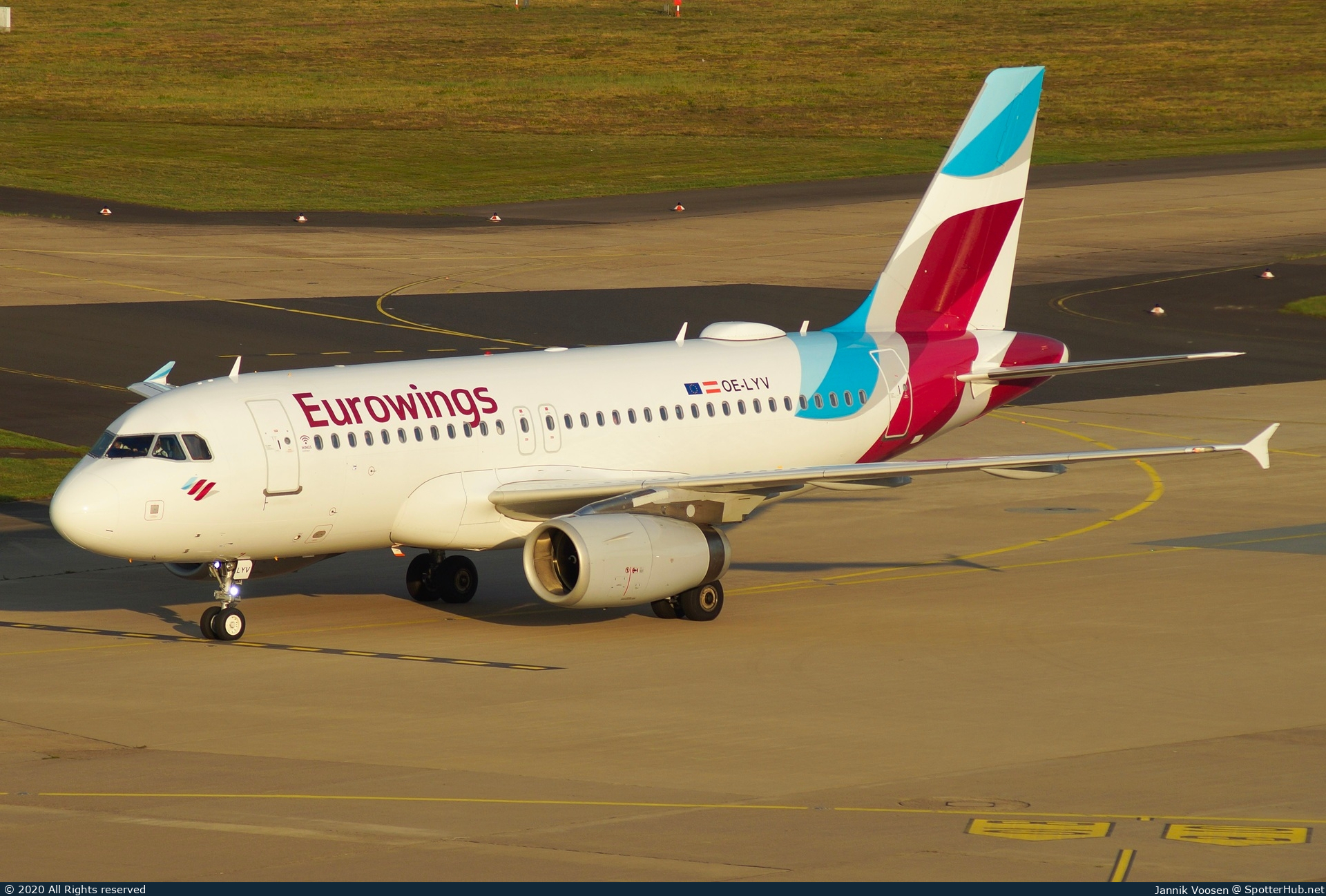 Photo of OE-LYV - Airbus A319-132 operated by Eurowings Europe