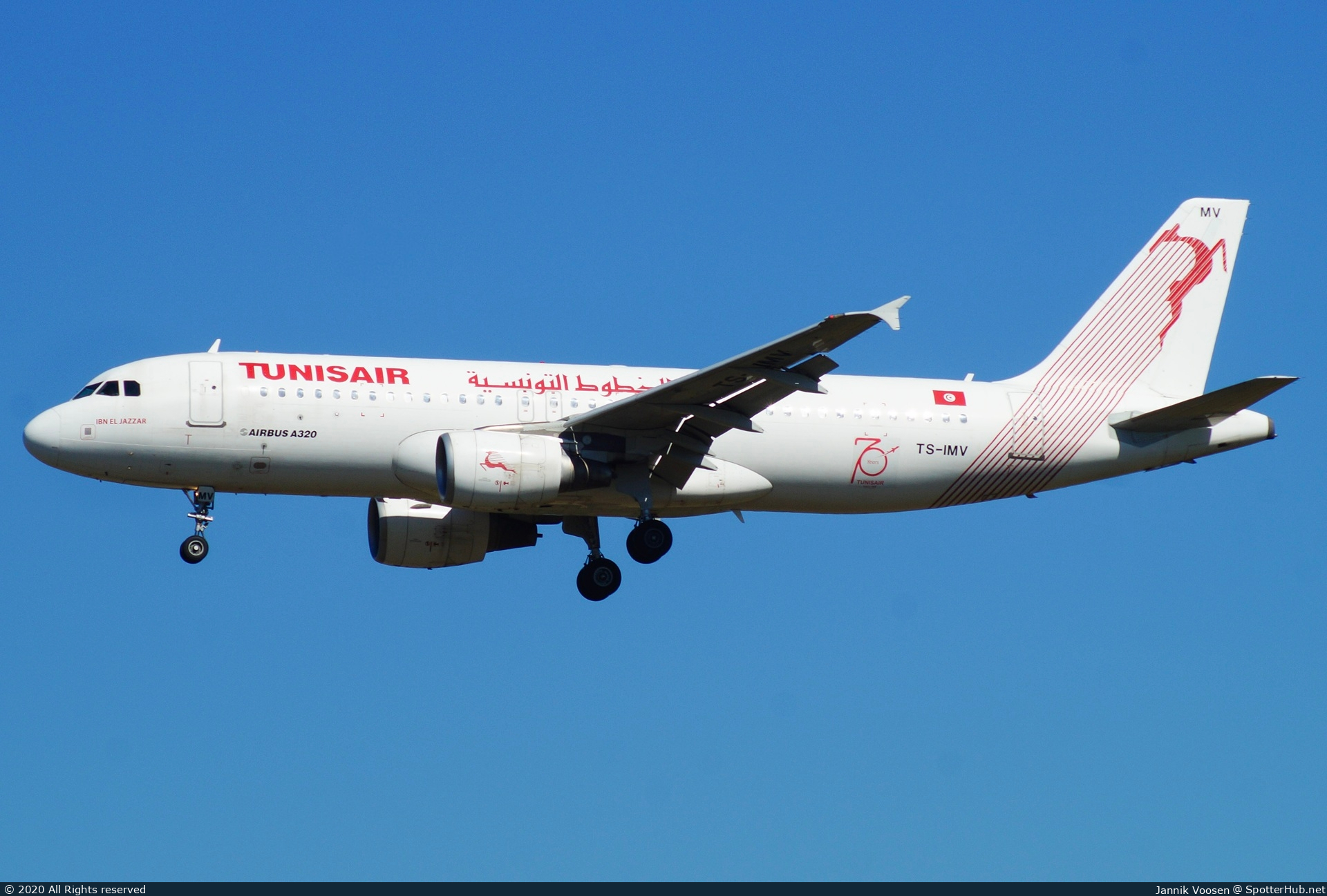 Photo of TS-IMV - Airbus A320-214 operated by Tunisair