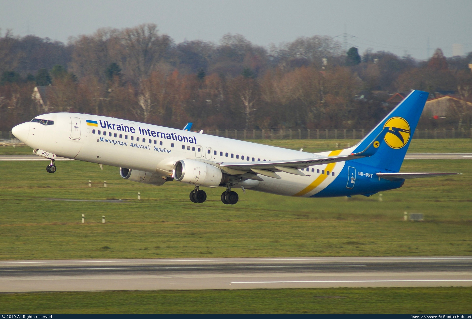 Photo of UR-PSY - Boeing 737-8EH operated by Ukraine International Airlines