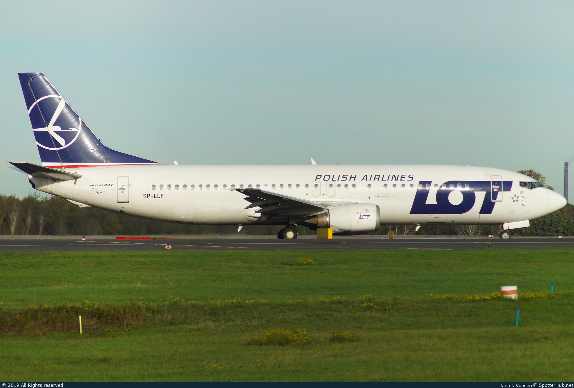 Photo of SP-LLF - Boeing 737-45D operated by LOT Polish Airlines