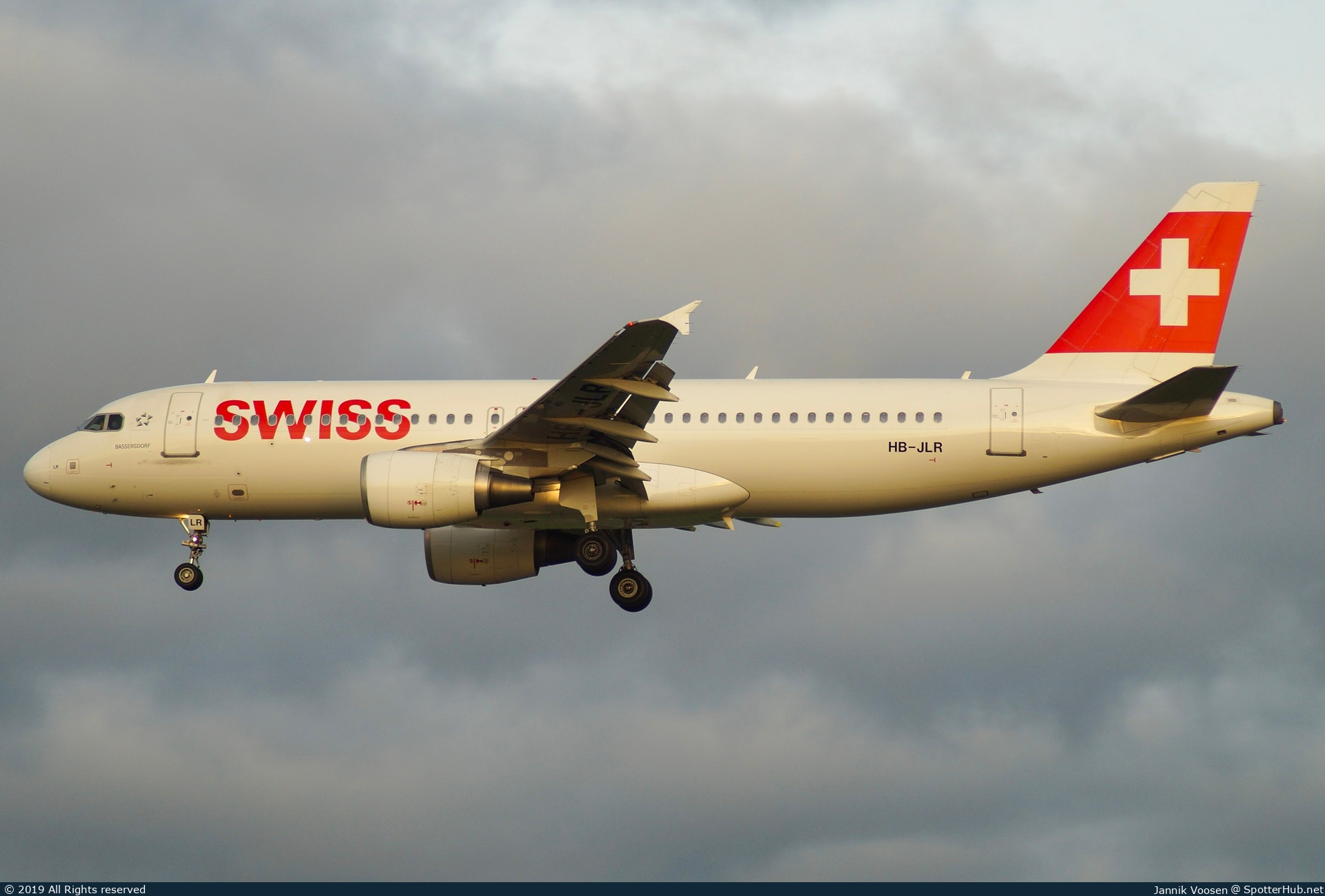 Photo of HB-JLR - Airbus A320-214 operated by Swiss International Air Lines