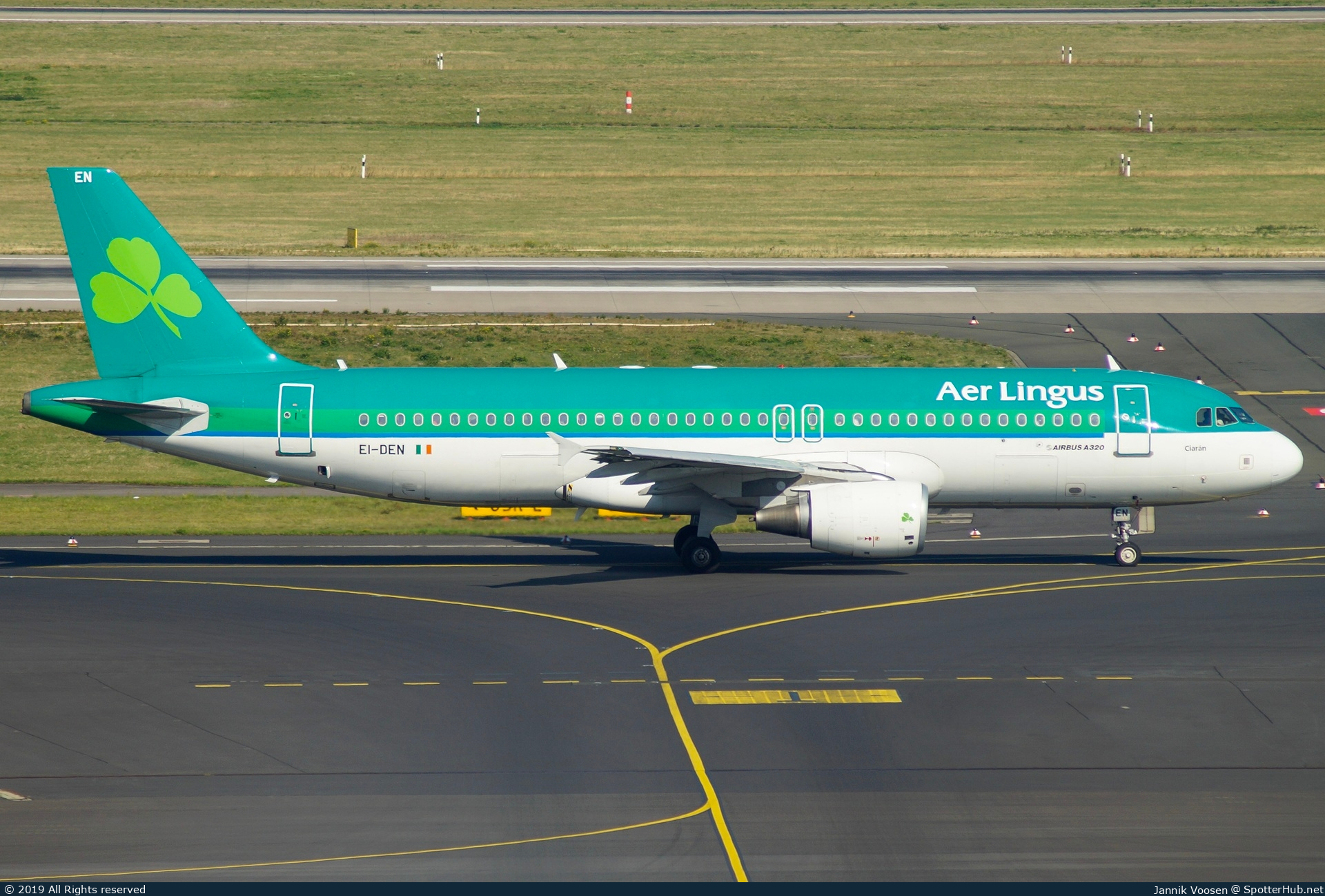 Photo of EI-DEN - Airbus A320-214 operated by Aer Lingus