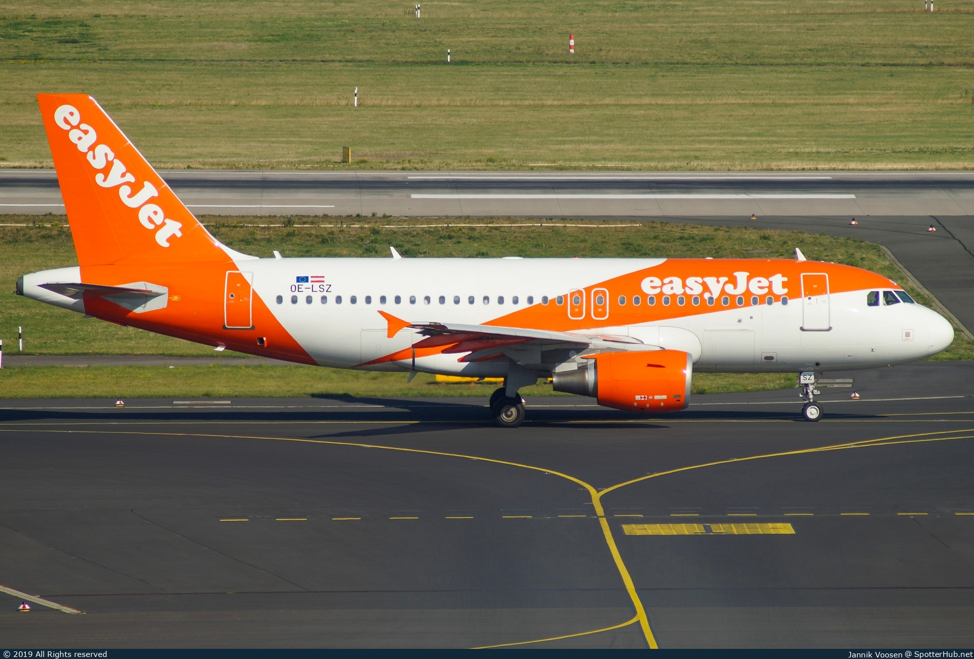 Photo of OE-LSZ - Airbus A319-111 operated by easyJet Europe