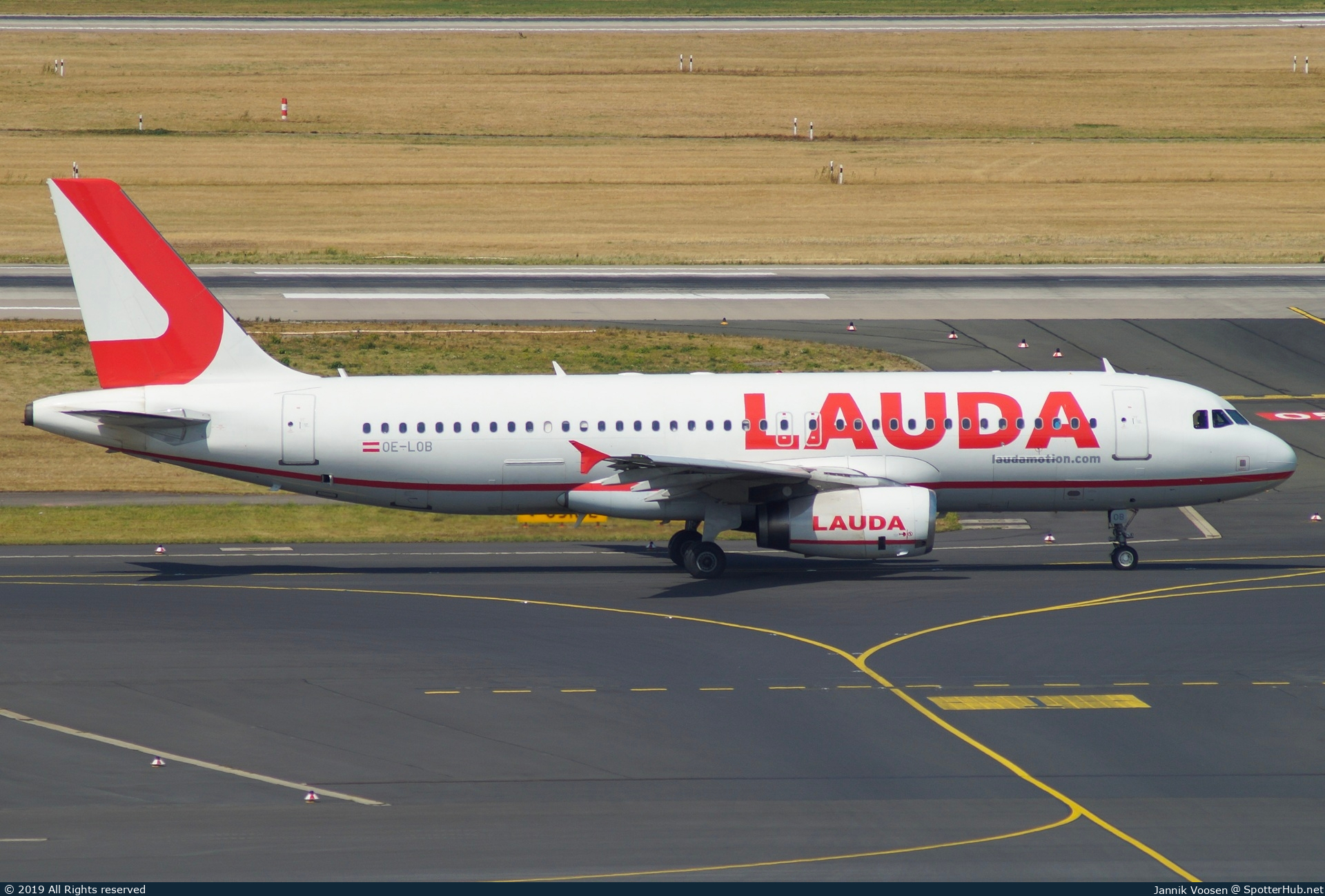 Photo of OE-LOB - Airbus A320-232 operated by Laudamotion