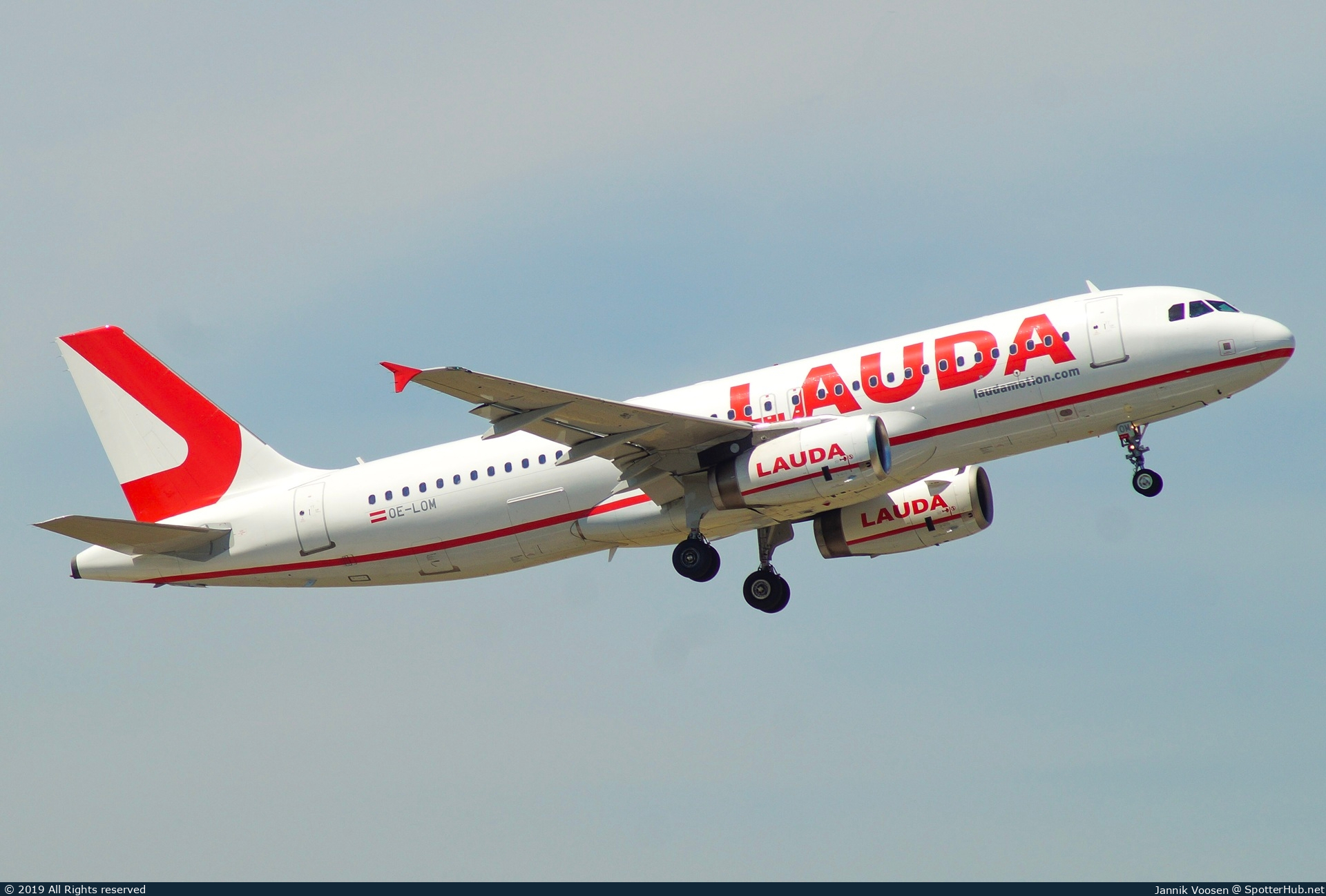 Photo of OE-LOM - Airbus A320-232 operated by Laudamotion